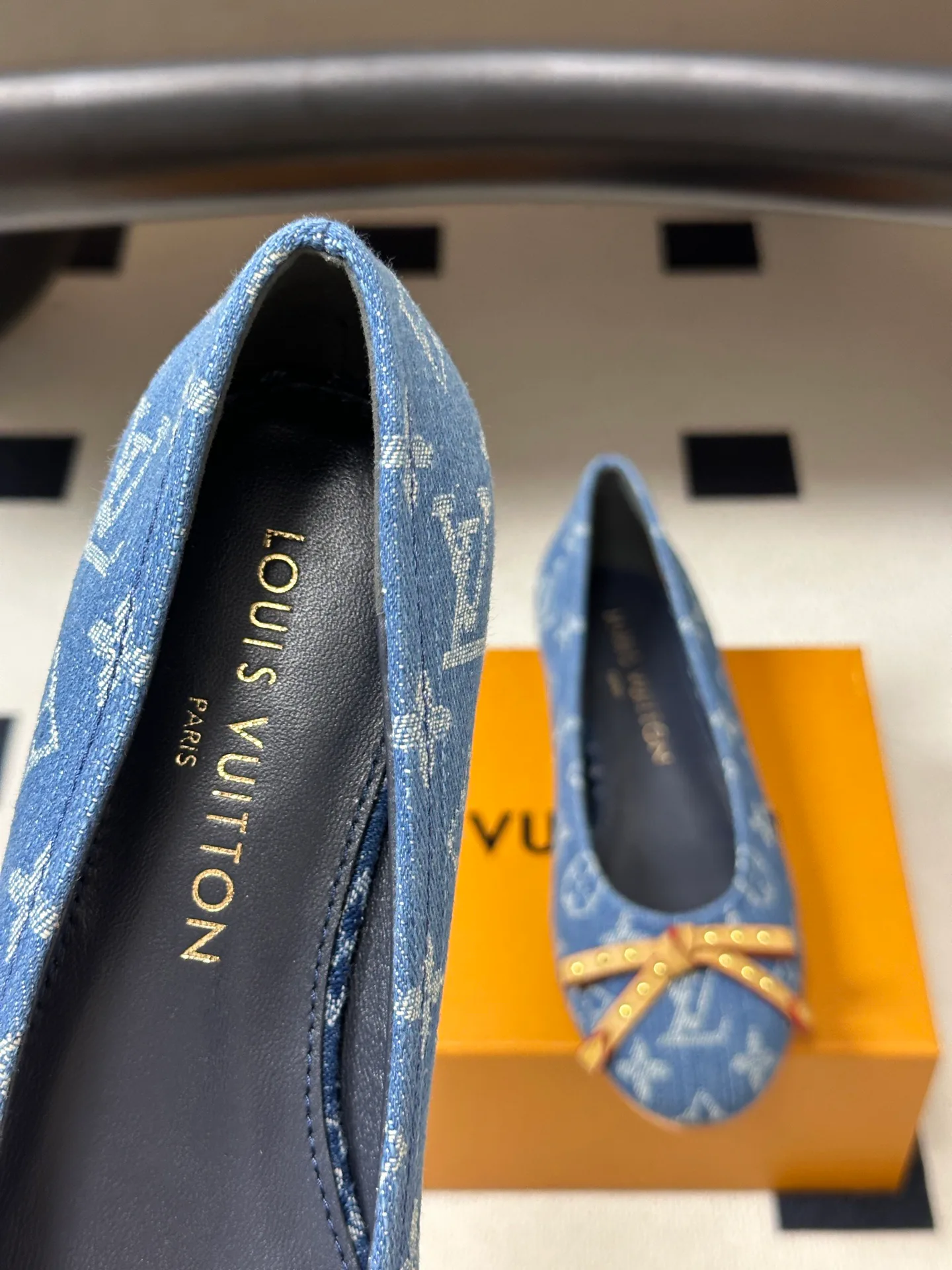 Women's Ballet Flats LOUIS VUITTON 18049411