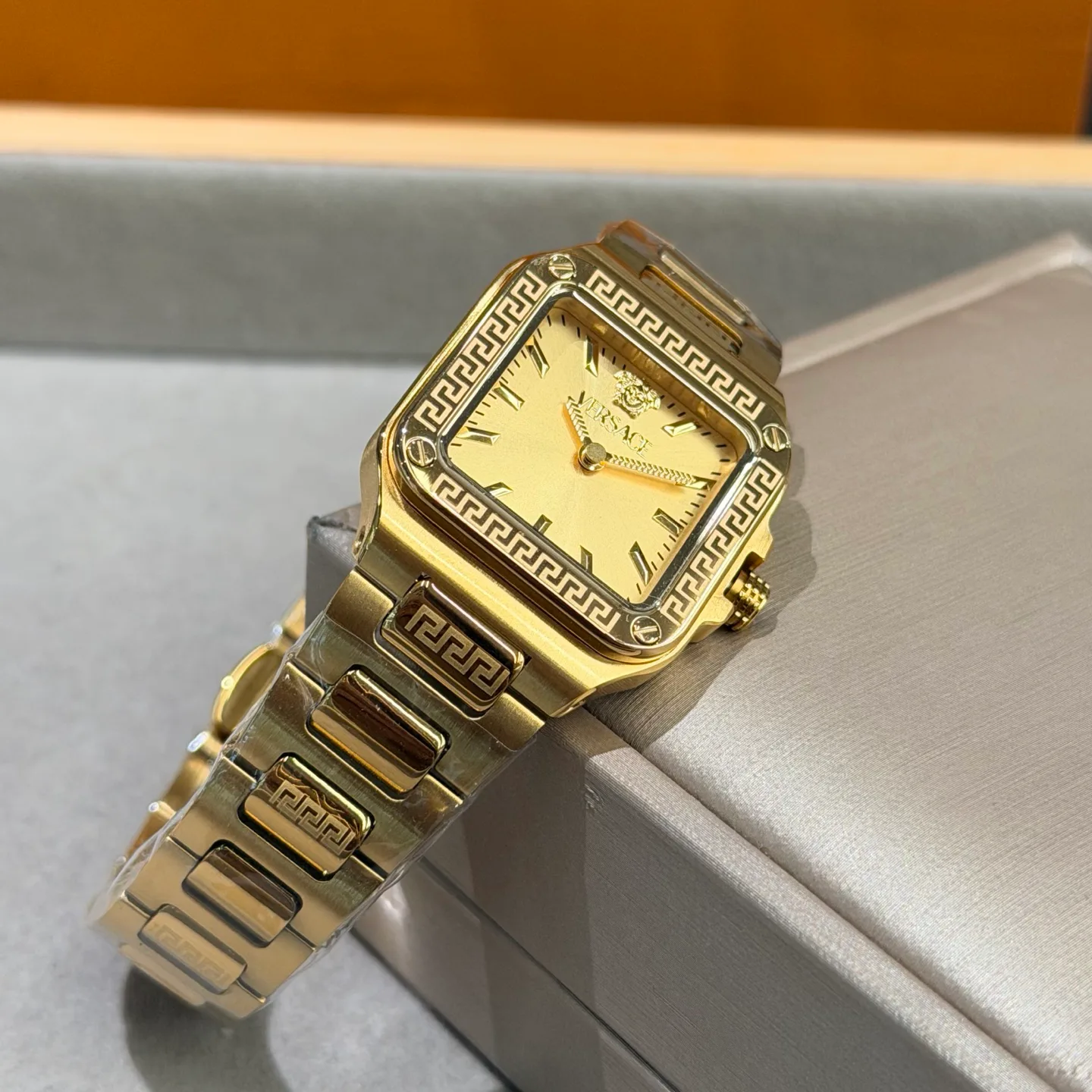 Women's Watches VERSACE 17813609