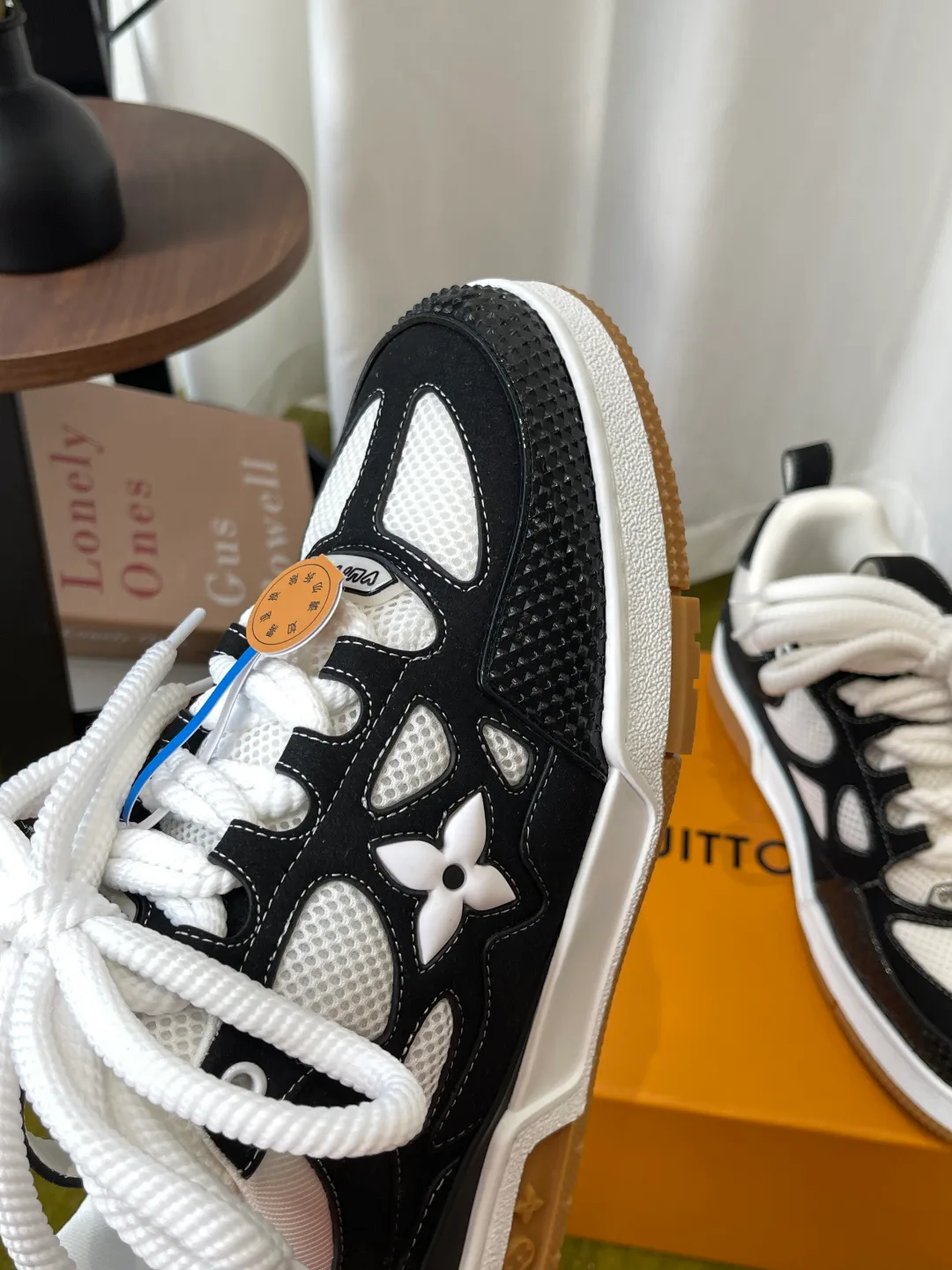 Women's Sneakers LOUIS VUITTON 18062838
