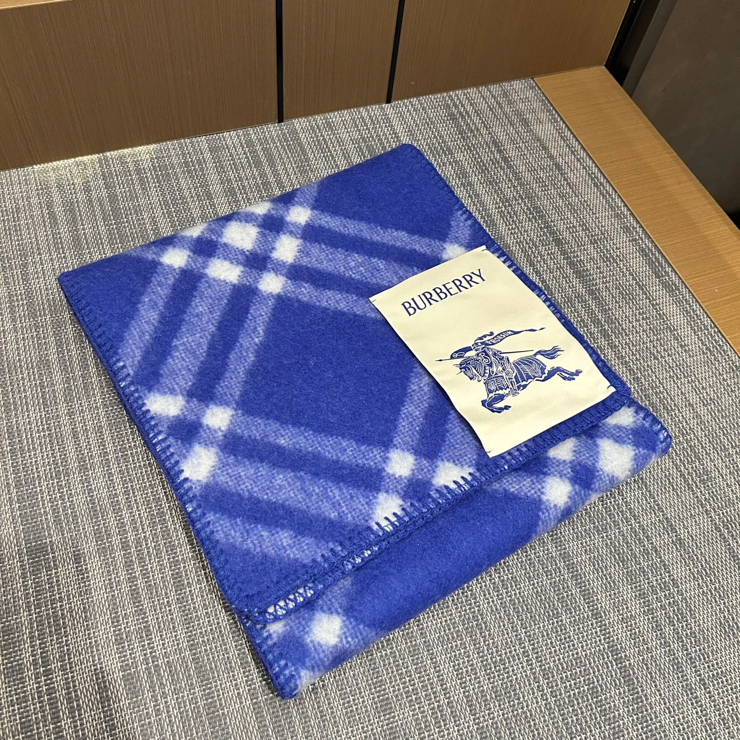 Scarves BURBERRY 18507371