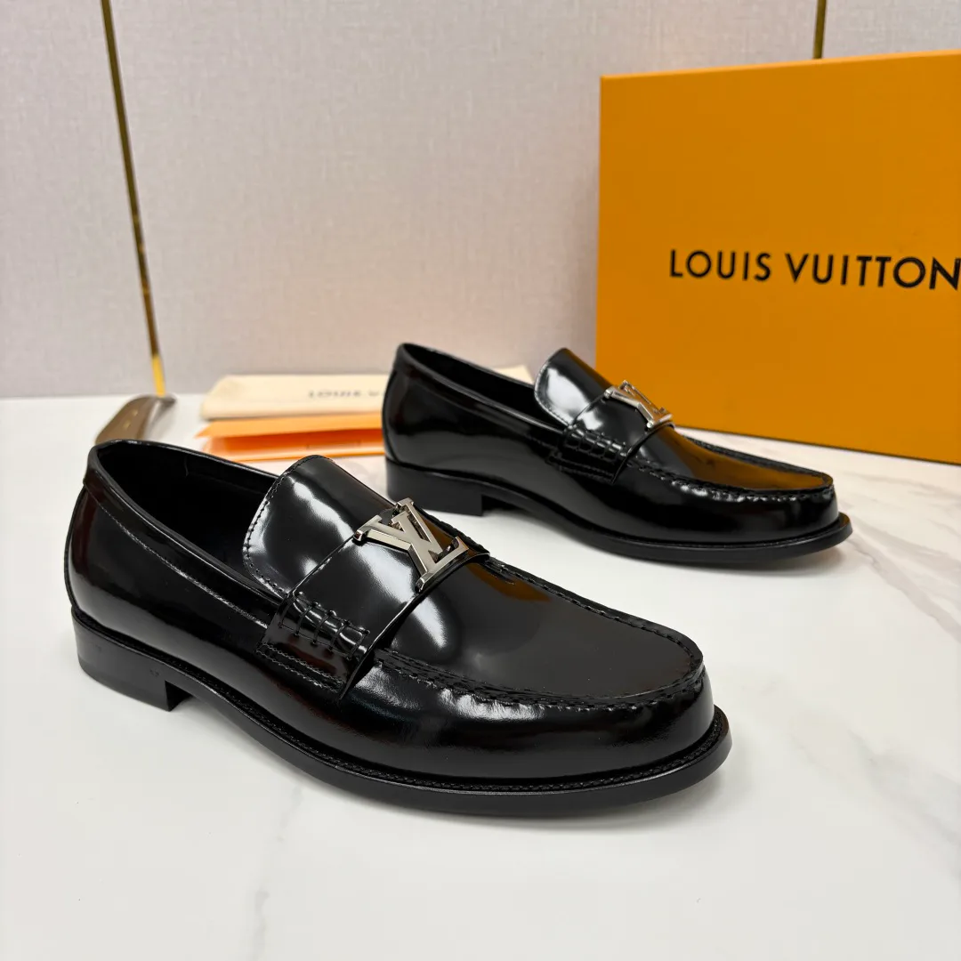 Men's Loafers And Dress Shoes LOUIS VUITTON 18139700