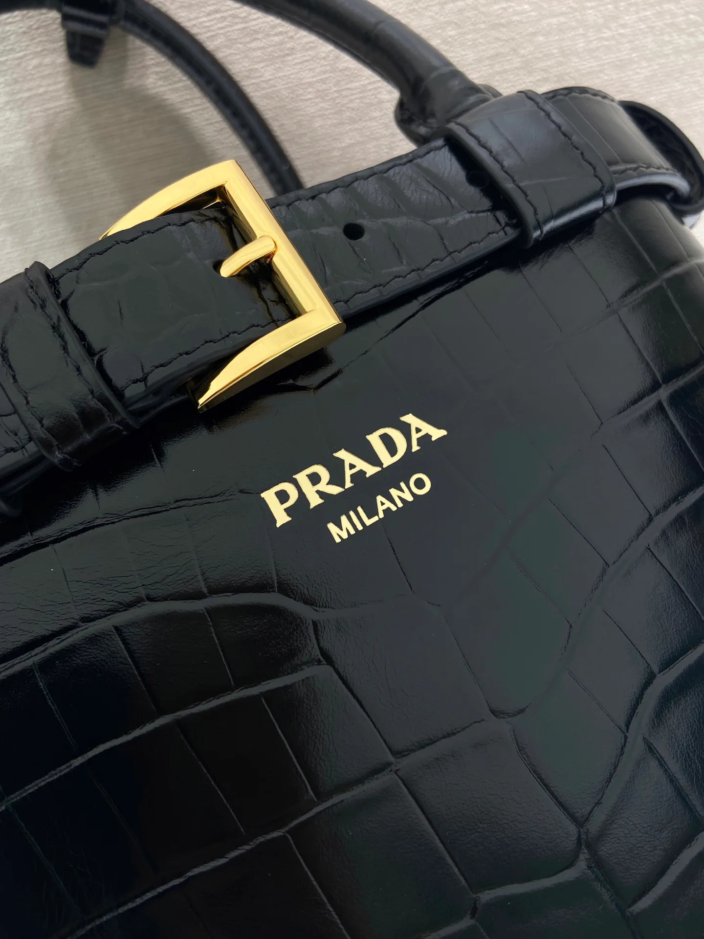 Классические Сумки Женские Prada 18640298