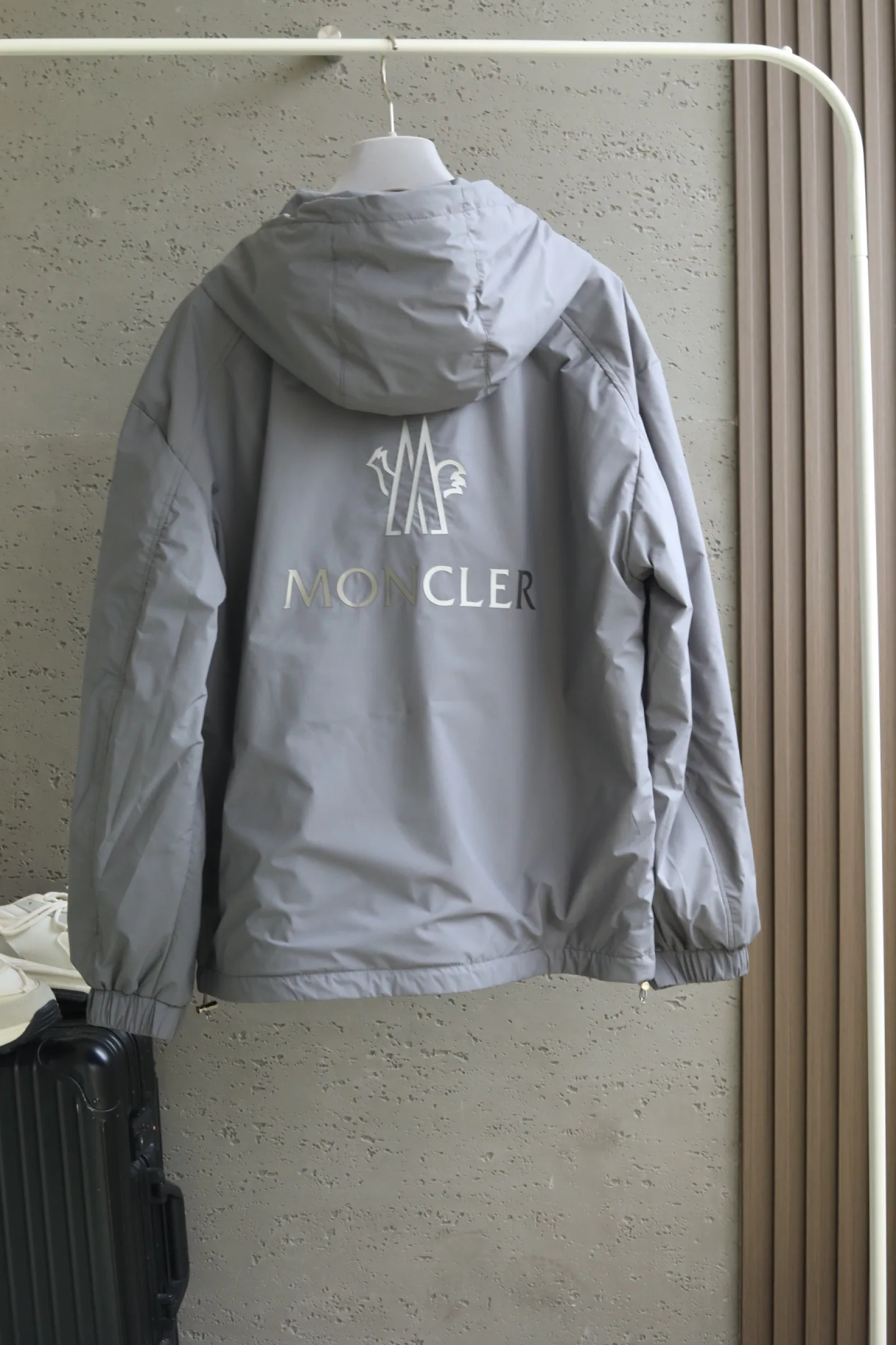 Men's Jackets And Down Jackets MONCLER 18140051