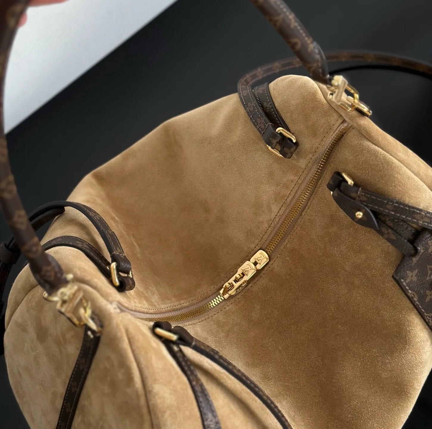 Women's Classic Handbags LOUIS VUITTON 18376623
