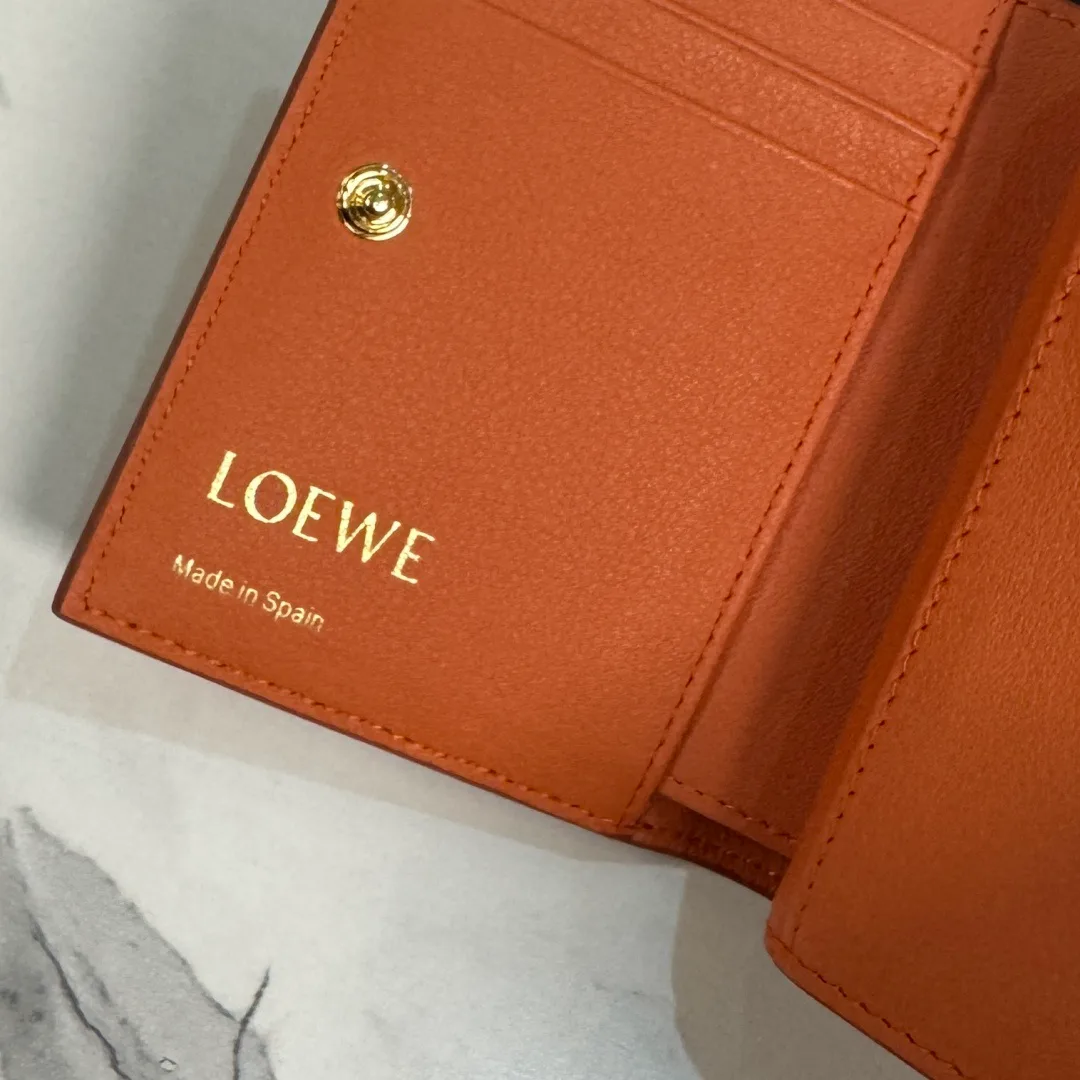 Women's Clutches LOEWE 17678665