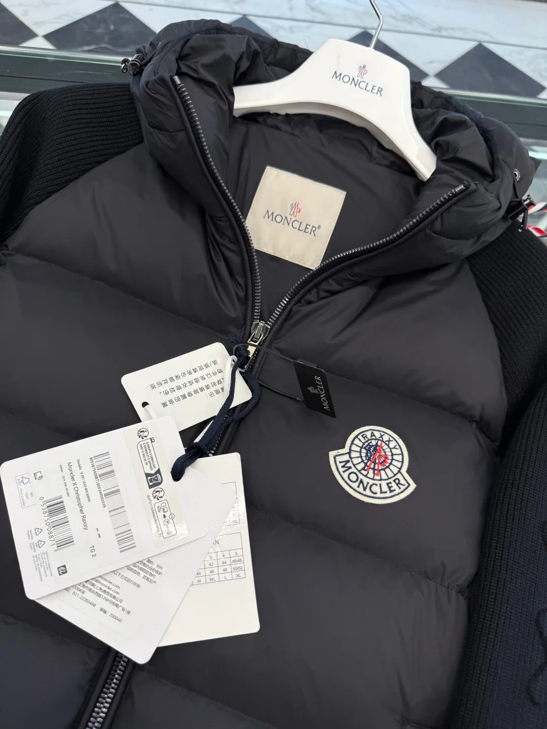 Women's Jackets And Down Jackets MONCLER 18007613