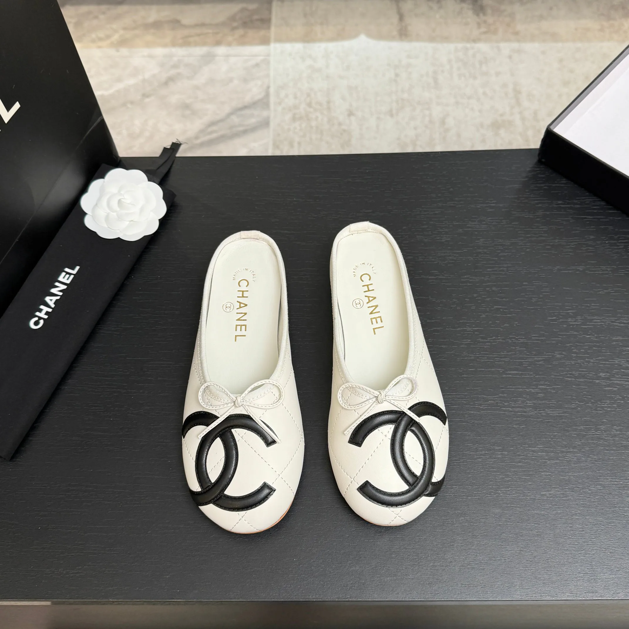 Women's Ballet Flats CHANEL 18063113