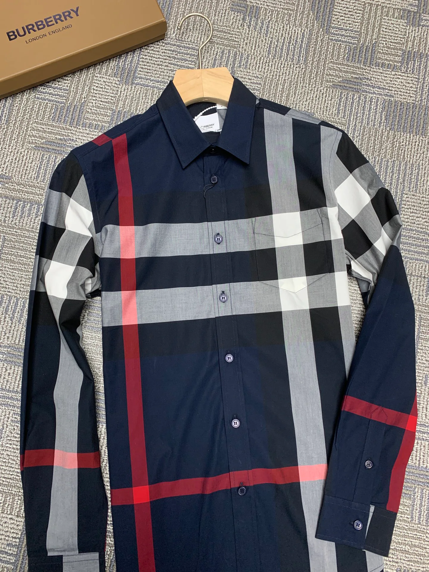Men's Shirts BURBERRY 17967411