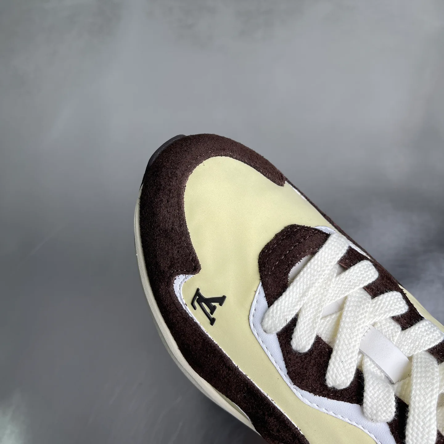 Men's Sneakers LOUIS VUITTON 17818956