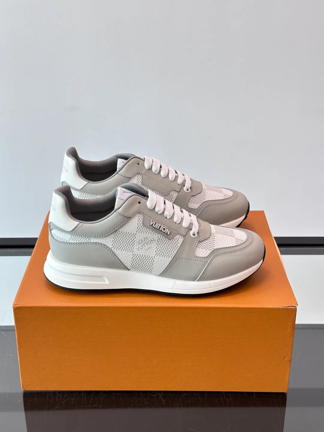 Men's Sneakers LOUIS VUITTON 18400552