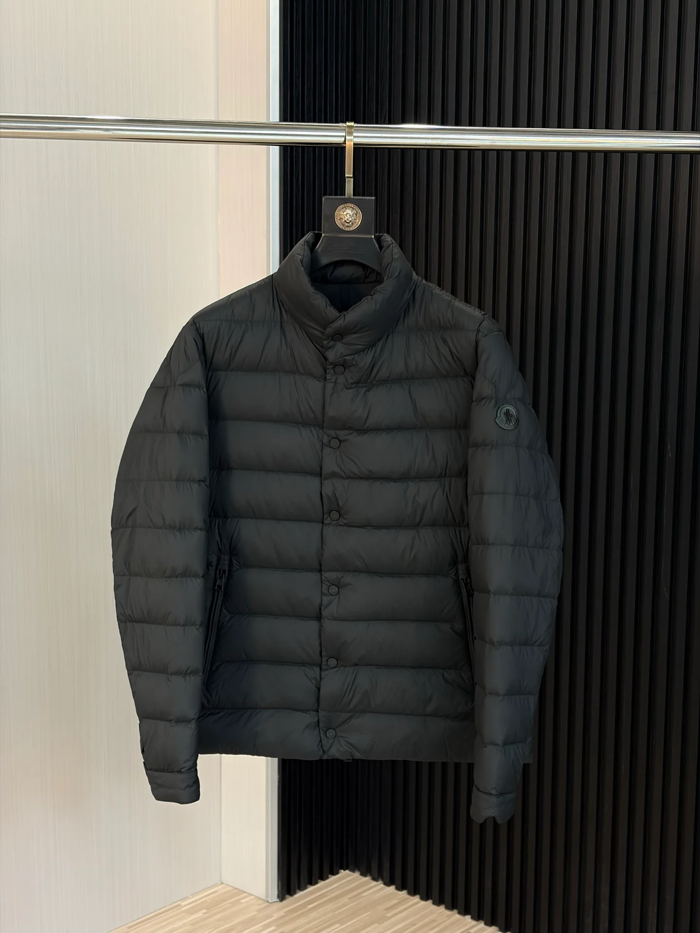 Men's Jackets And Down Jackets MONCLER 18218454