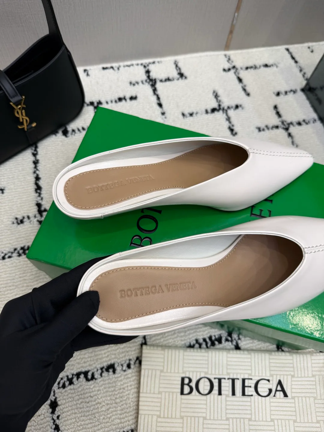 Women's Mules And Clogs BOTTEGA VENETA 18135180