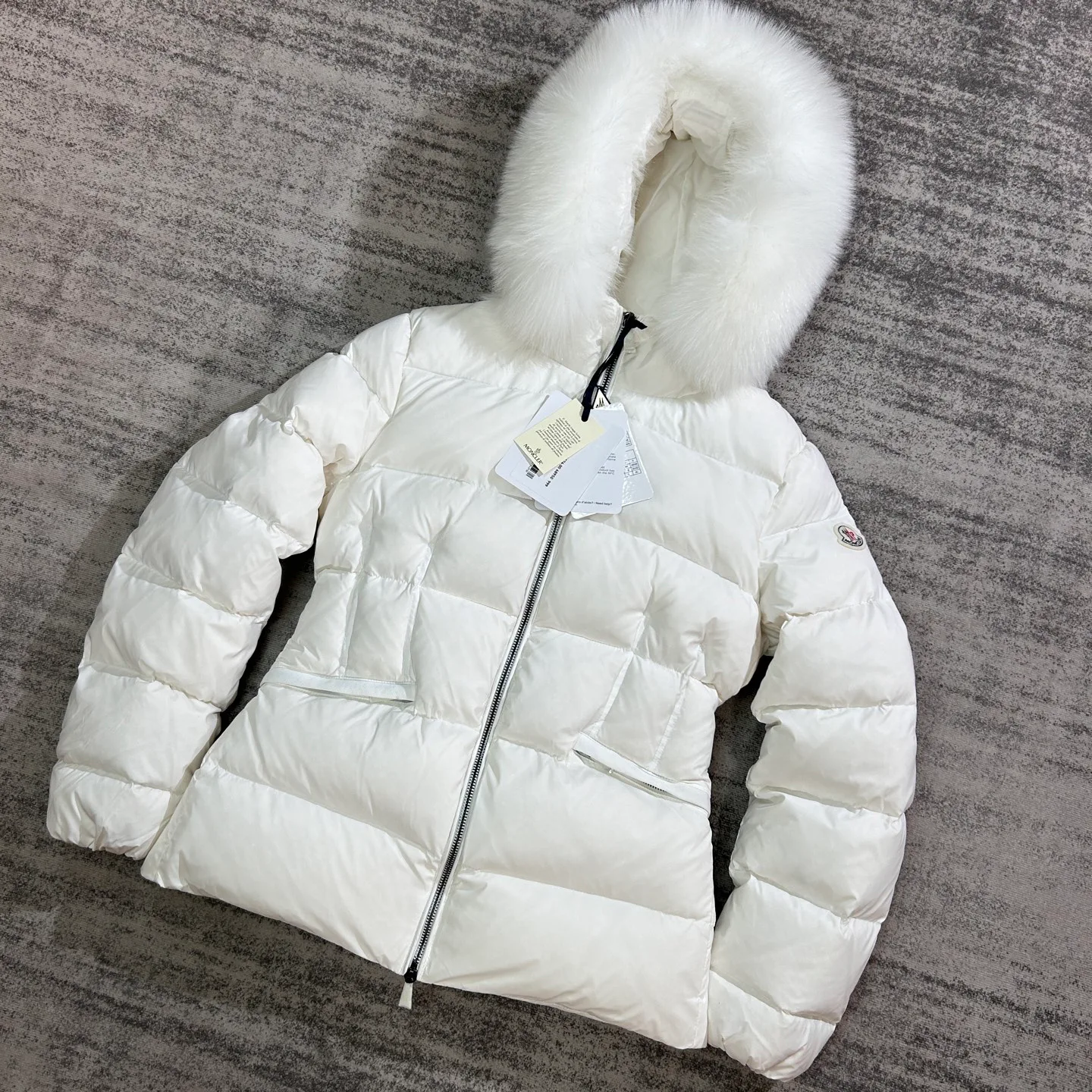 Women's Jackets And Down Jackets MONCLER 17892127