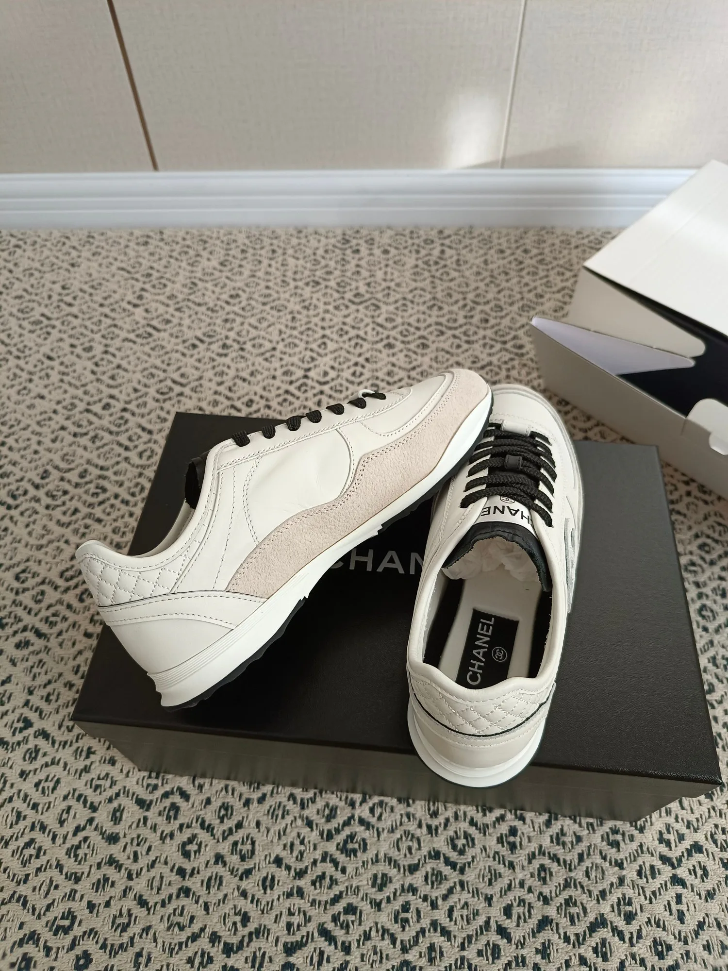 Women's Sneakers CHANEL 18274008