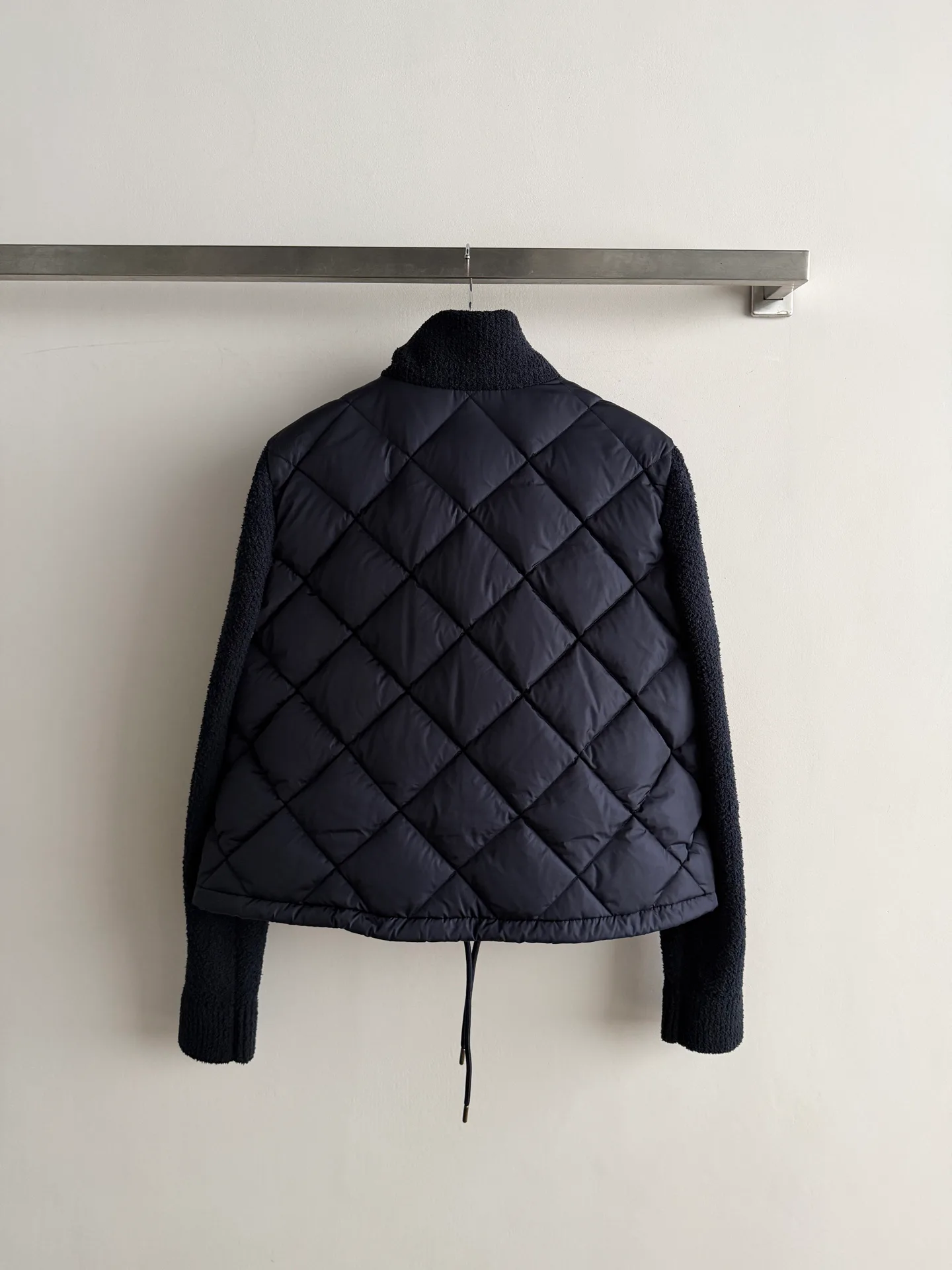 Women's Jackets And Down Jackets MONCLER 18325816