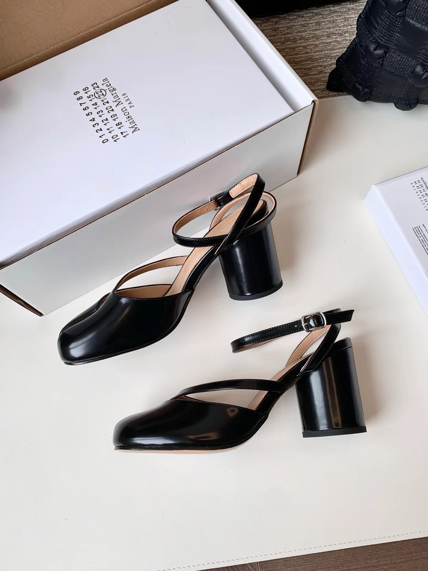 Women's Open-Toe Sandals MAISON MARGIELA 17628621