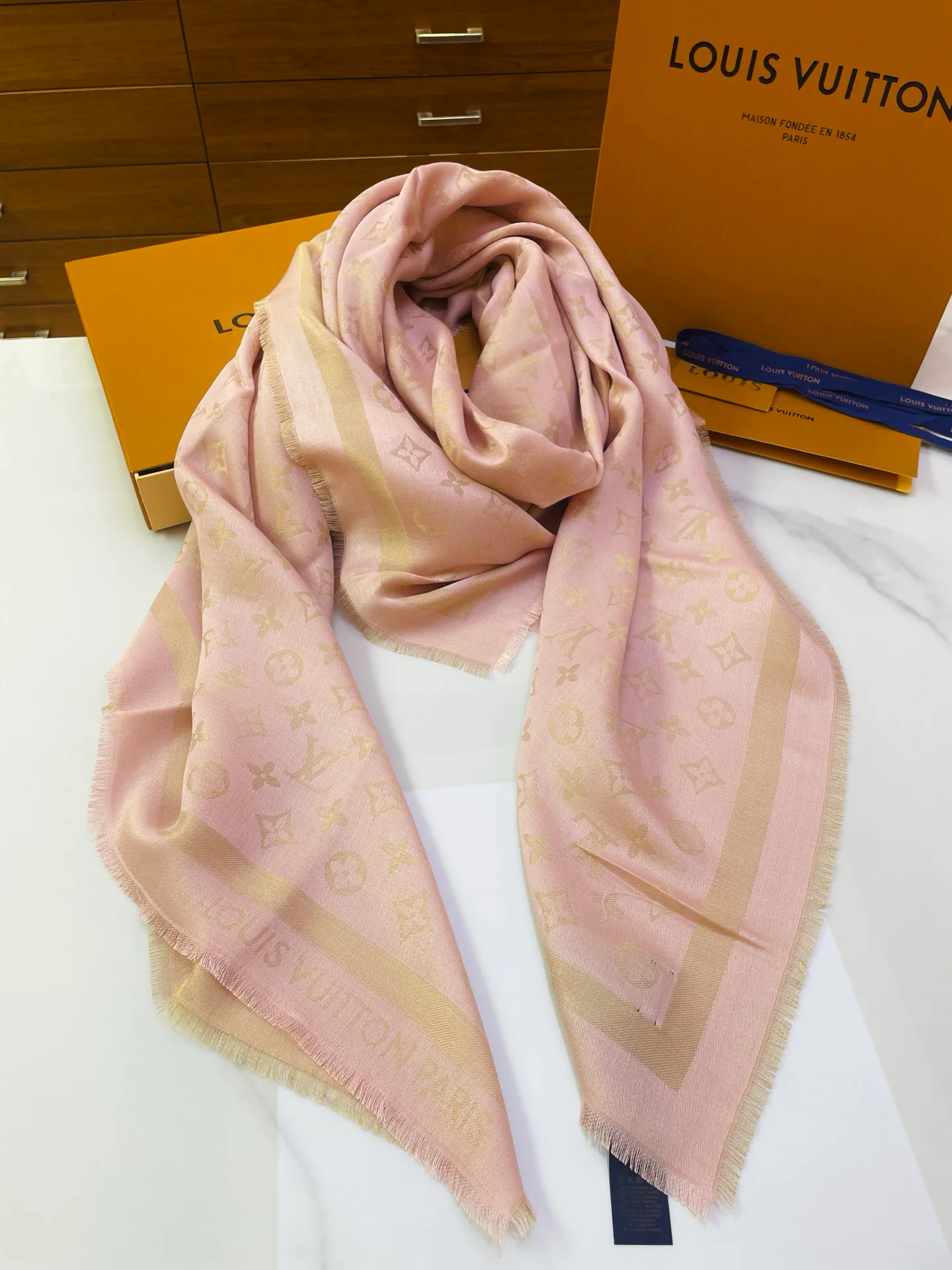 Scarves LOUIS VUITTON 17898729