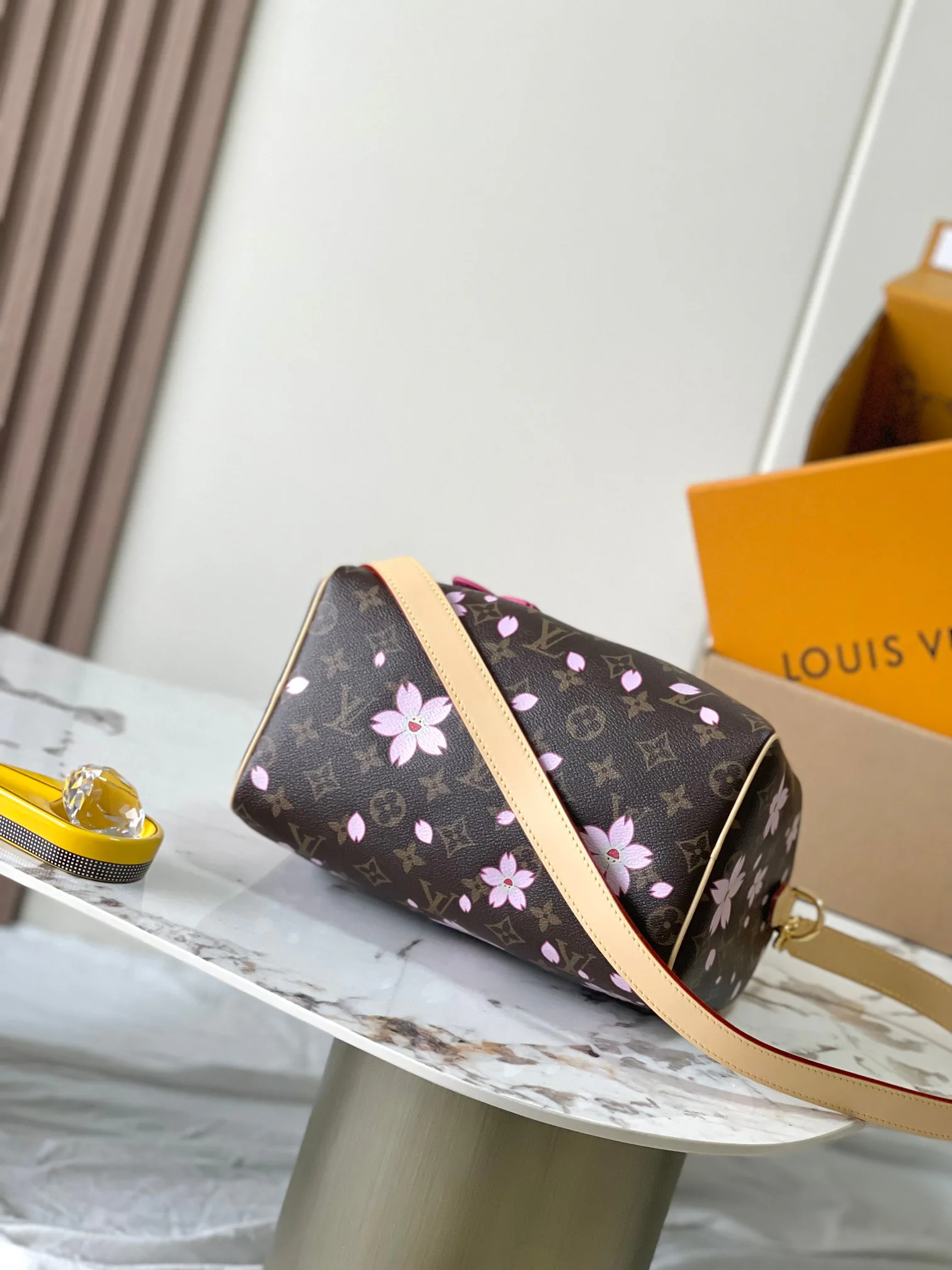 Women's Classic Handbags LOUIS VUITTON 18521078
