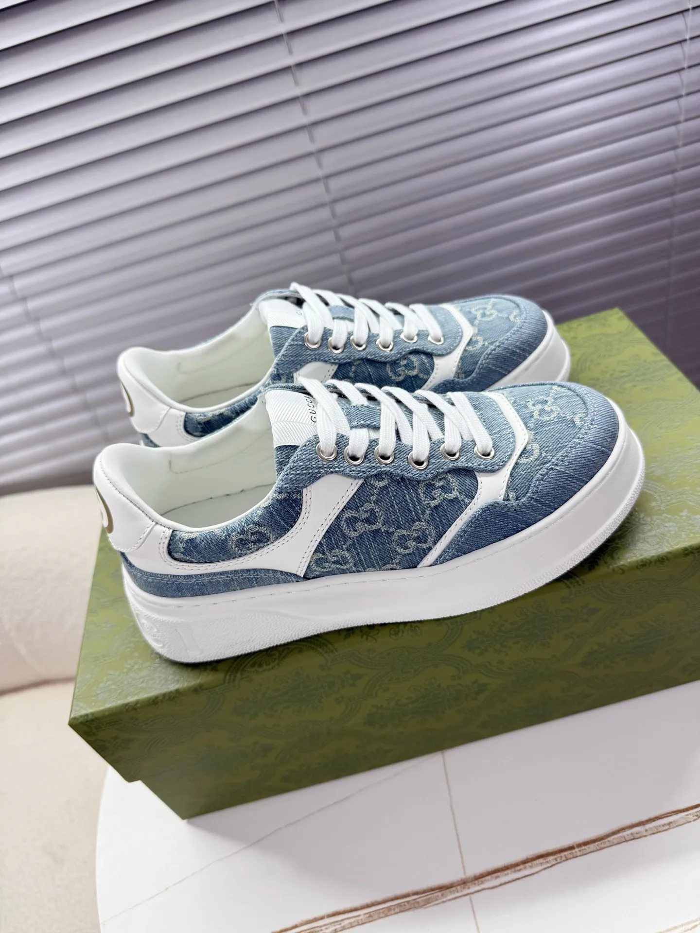Women's Sneakers GUCCI 18011353