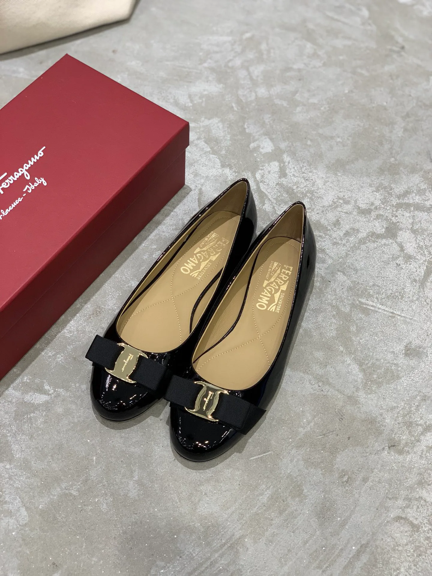 Women's Ballet Flats SALVATORE FERRAGAMO 18340632