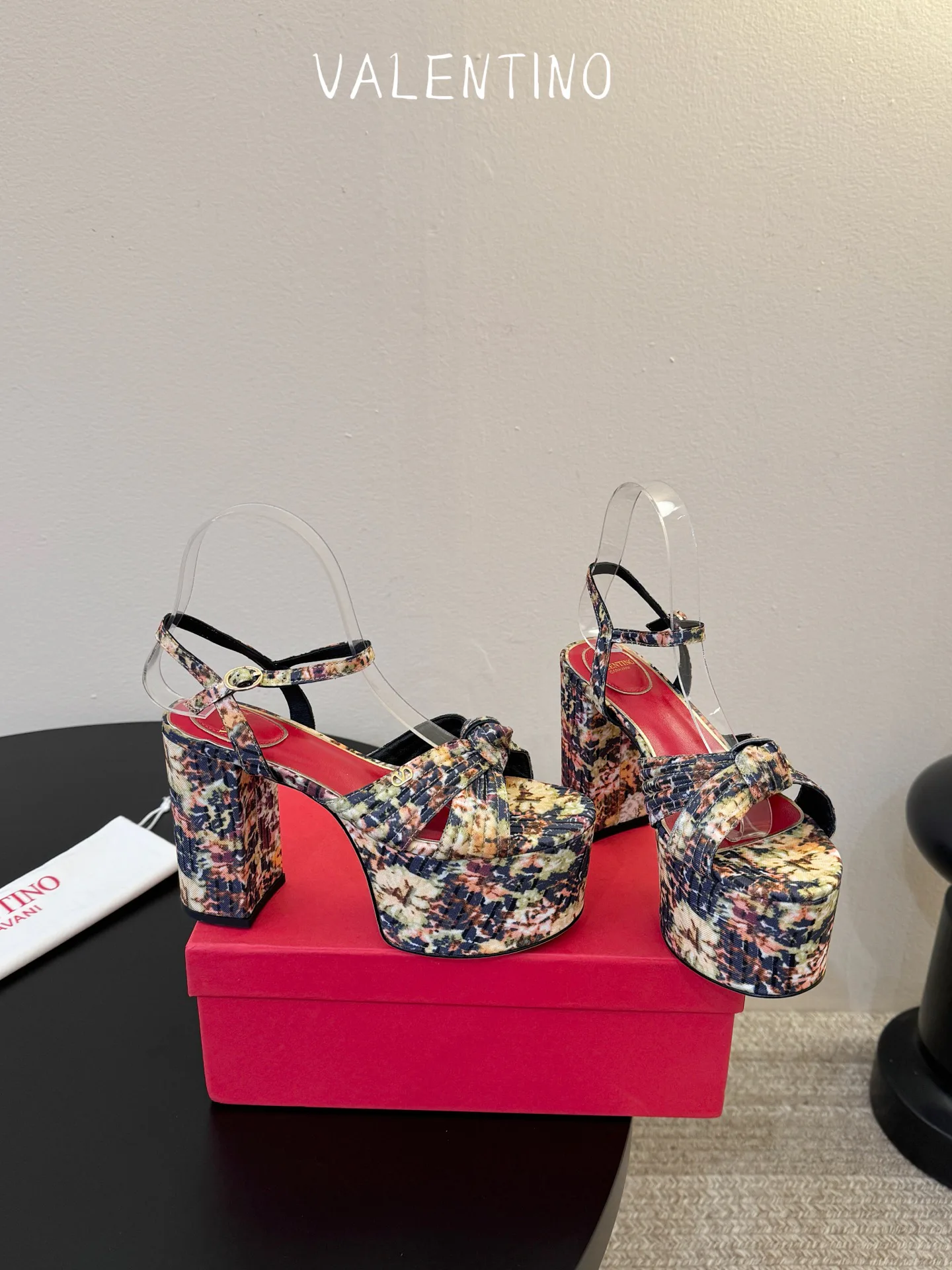 Women's Open-Toe Sandals VALENTINO 17396960
