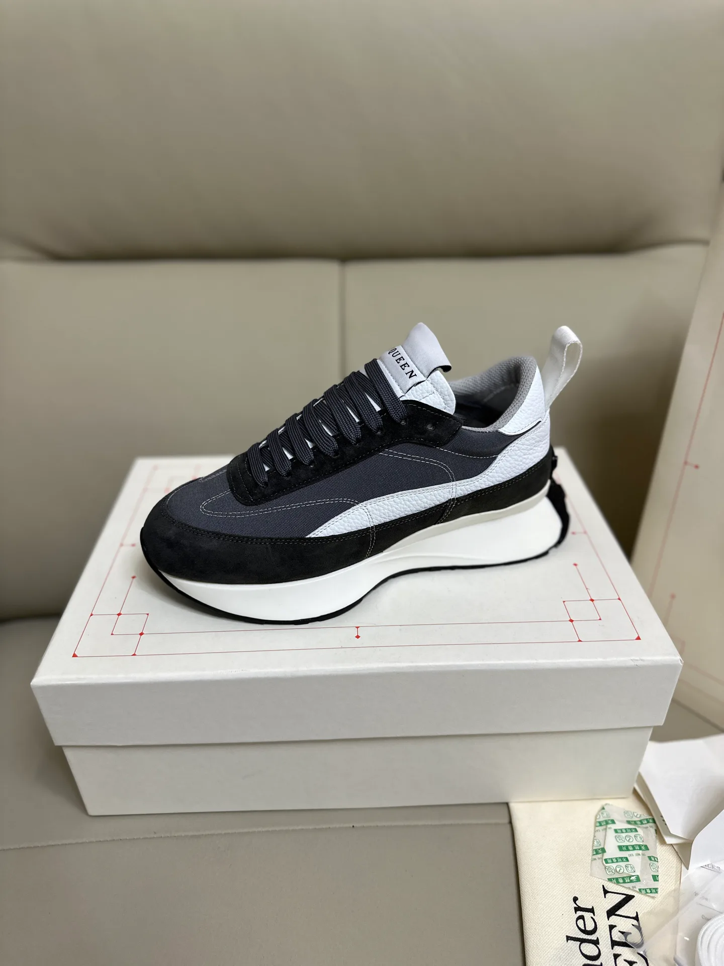 Кроссовки Женские Alexander Mcqueen 18616745
