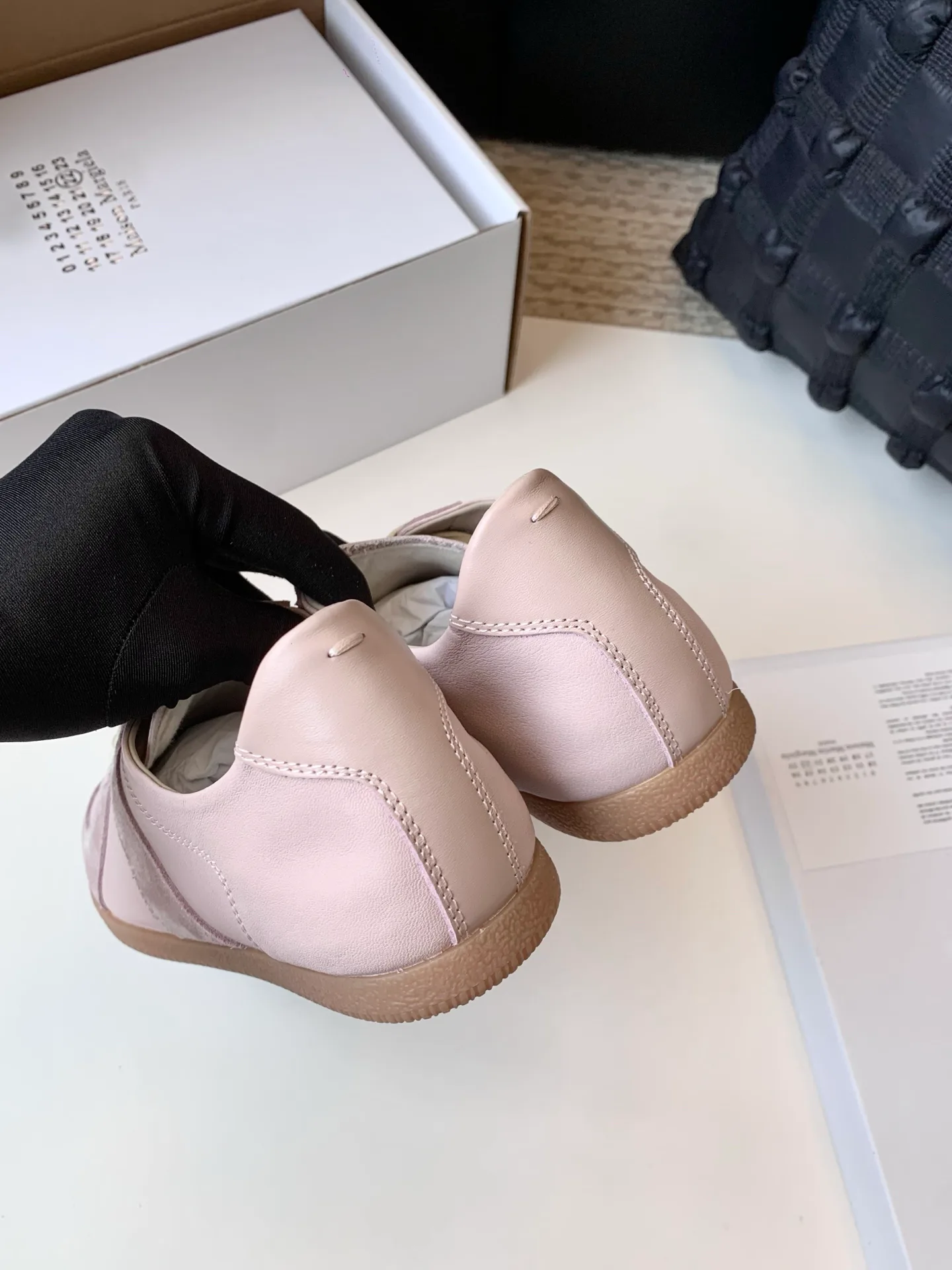 Women's Sneakers MAISON MARGIELA 17628618
