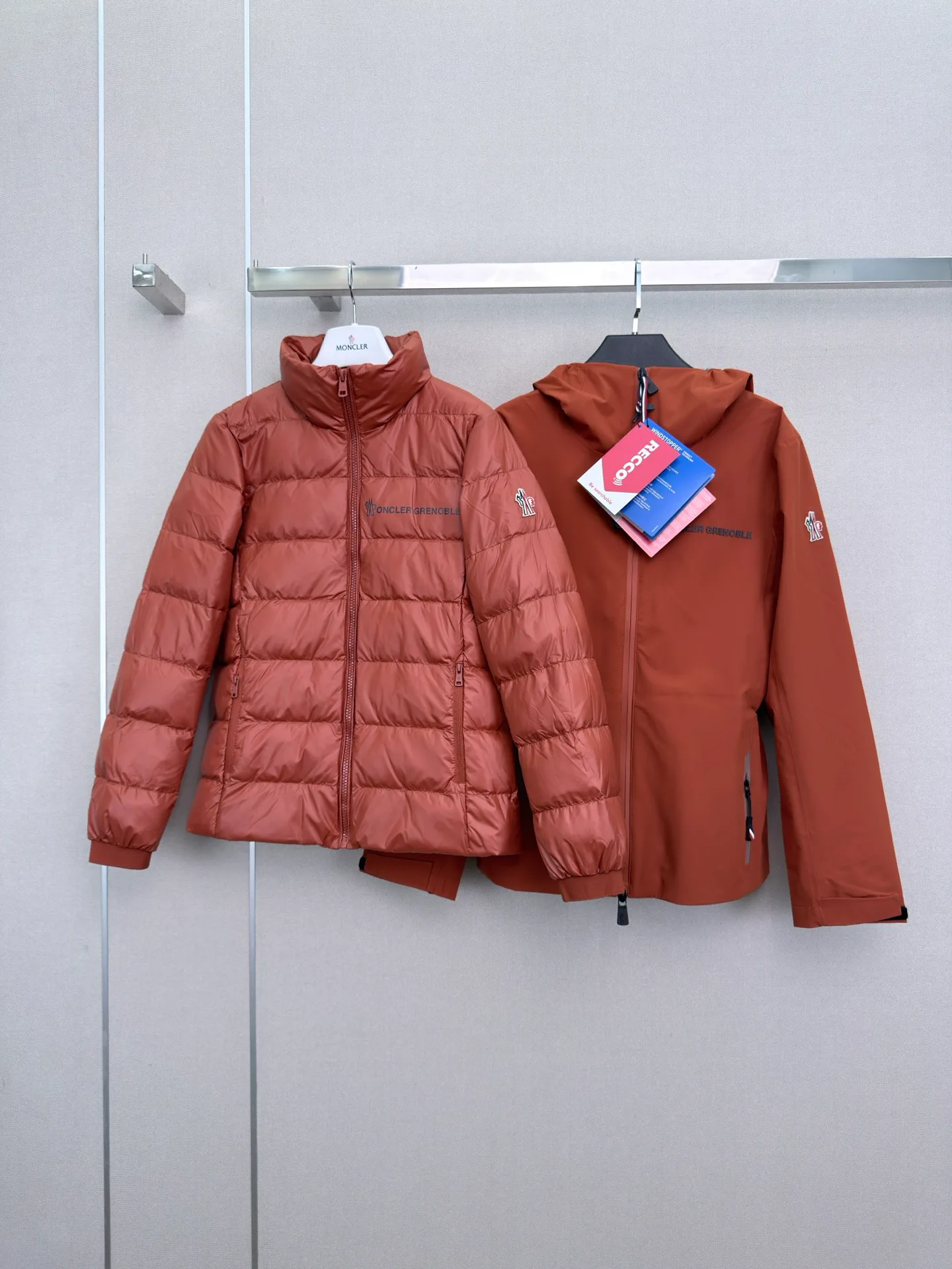 Women's Jackets And Down Jackets MONCLER 18501658