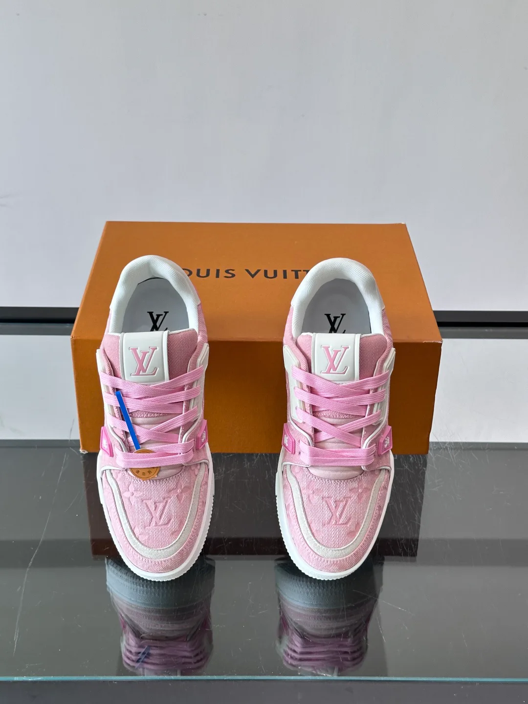 Men's Sneakers LOUIS VUITTON 17638791