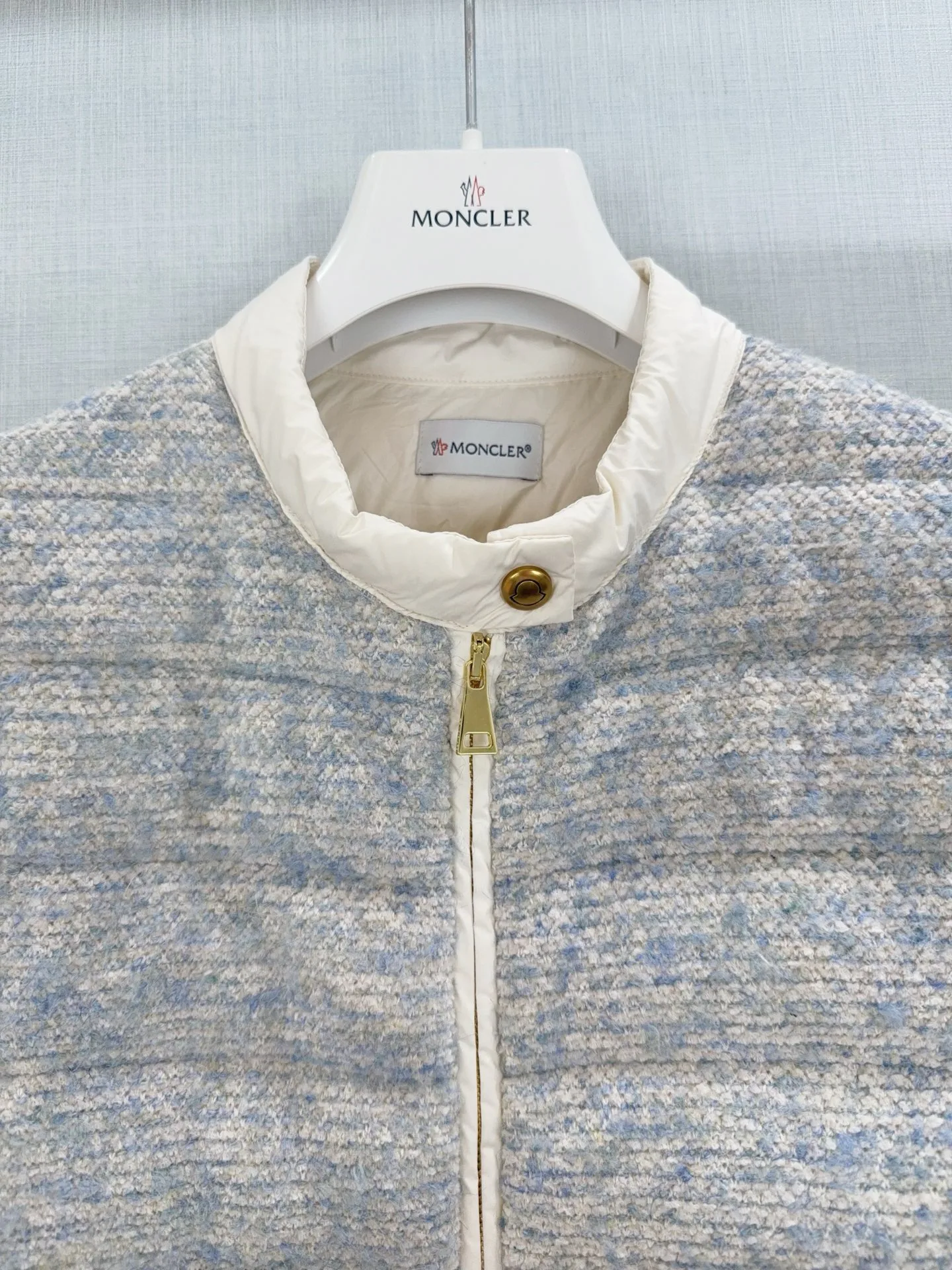 Women's Jackets And Down Jackets MONCLER 18474160