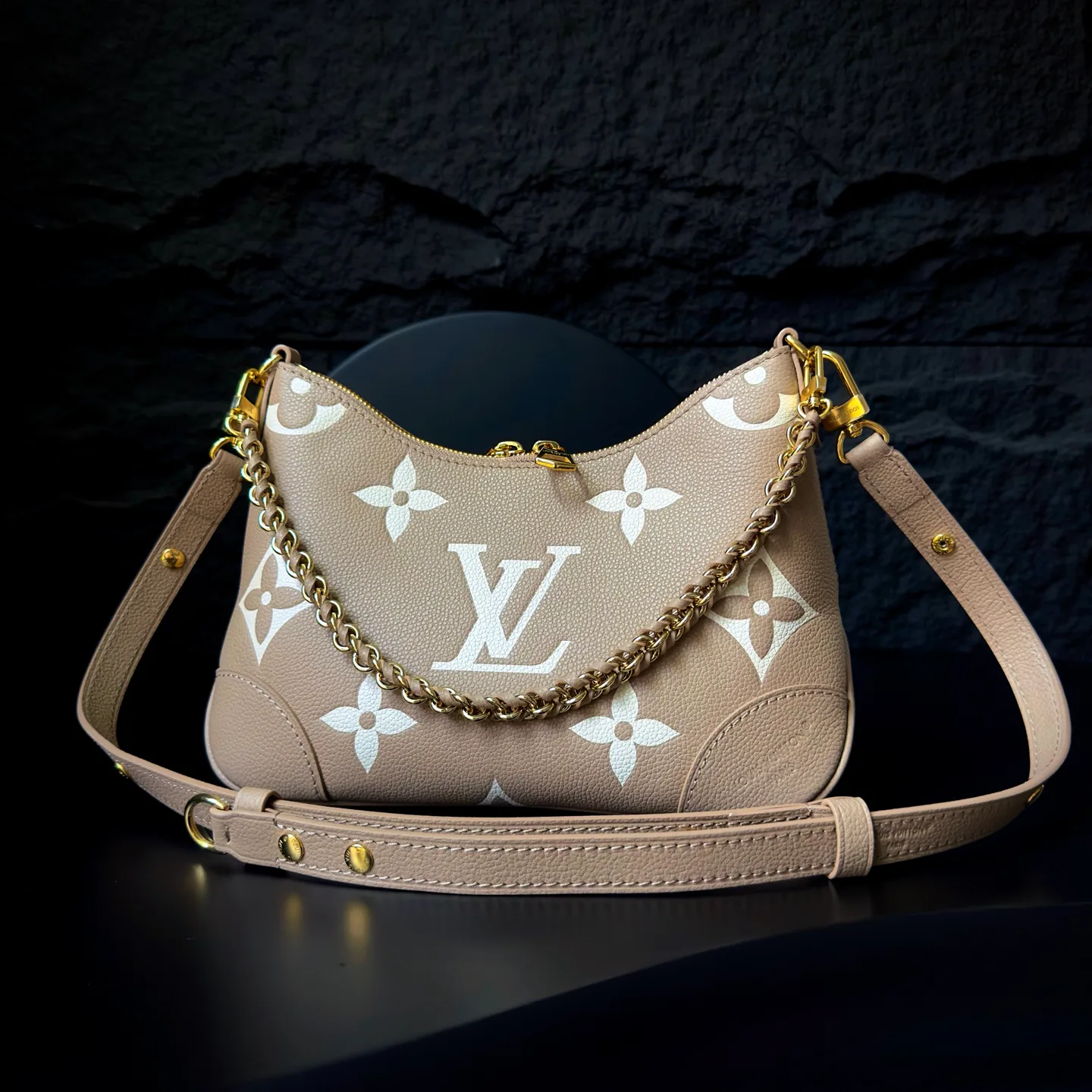 Women's Classic Handbags LOUIS VUITTON 17906952