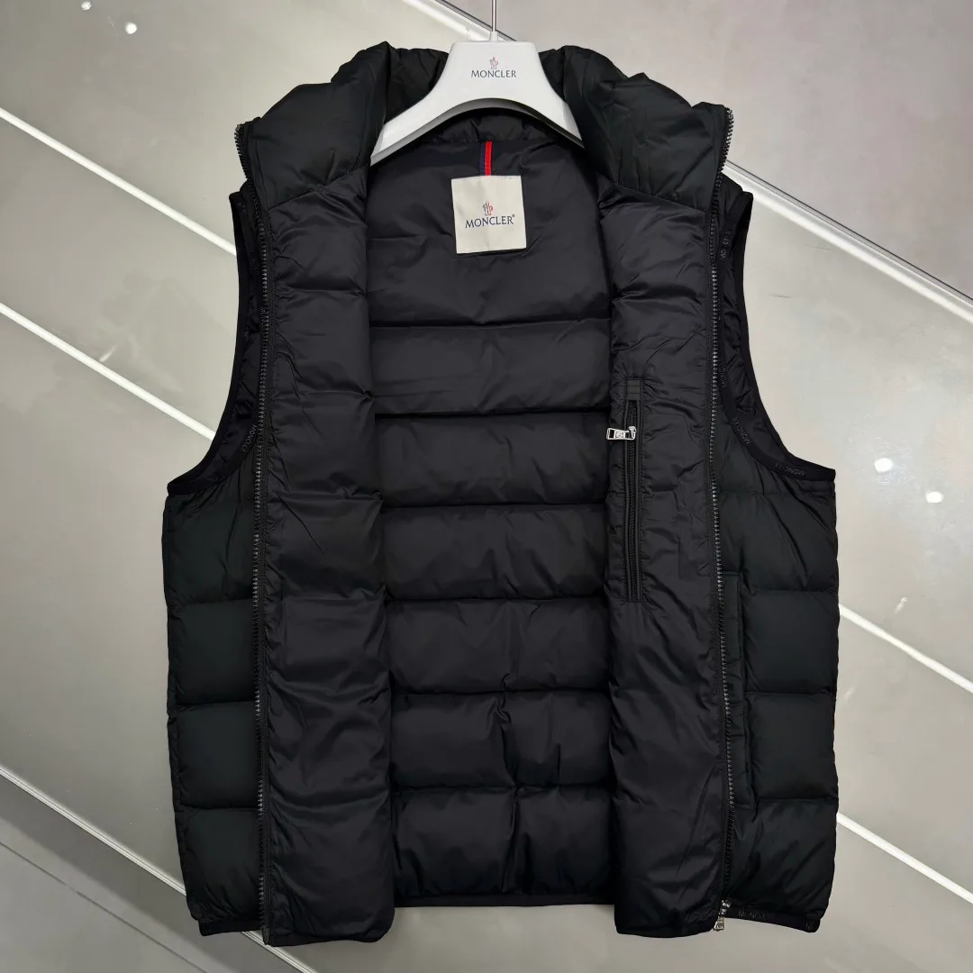 Men's Vests MONCLER 17296404
