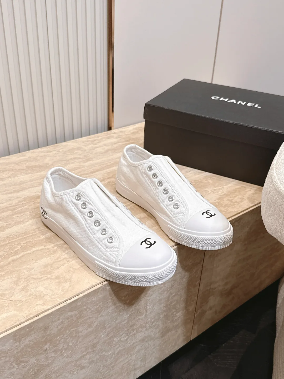 Women's Canvas Shoes CHANEL 18025816