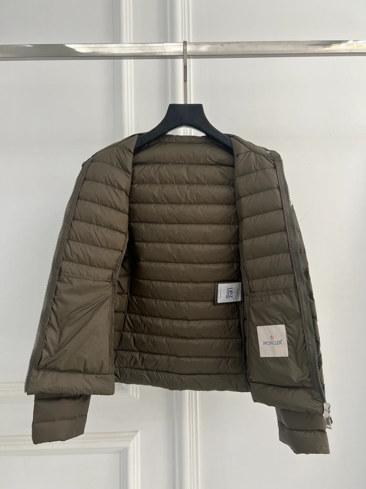Women's Jackets And Down Jackets MONCLER 18416155