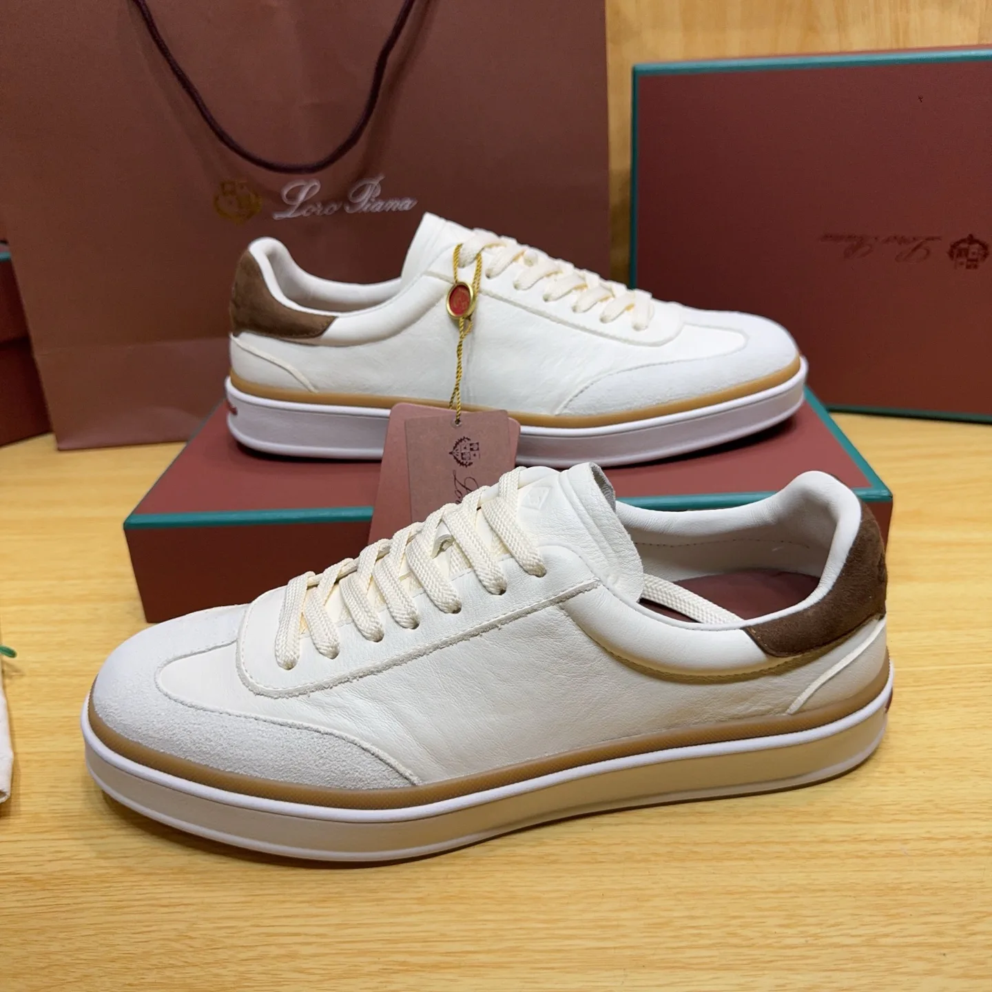 Women's Sneakers LORO PIANA 18263646
