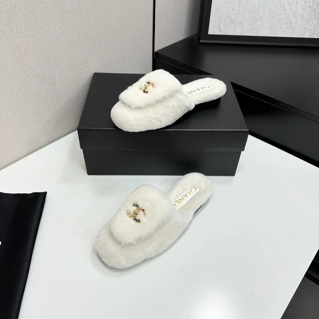 Women's Slippers CHANEL 18436112
