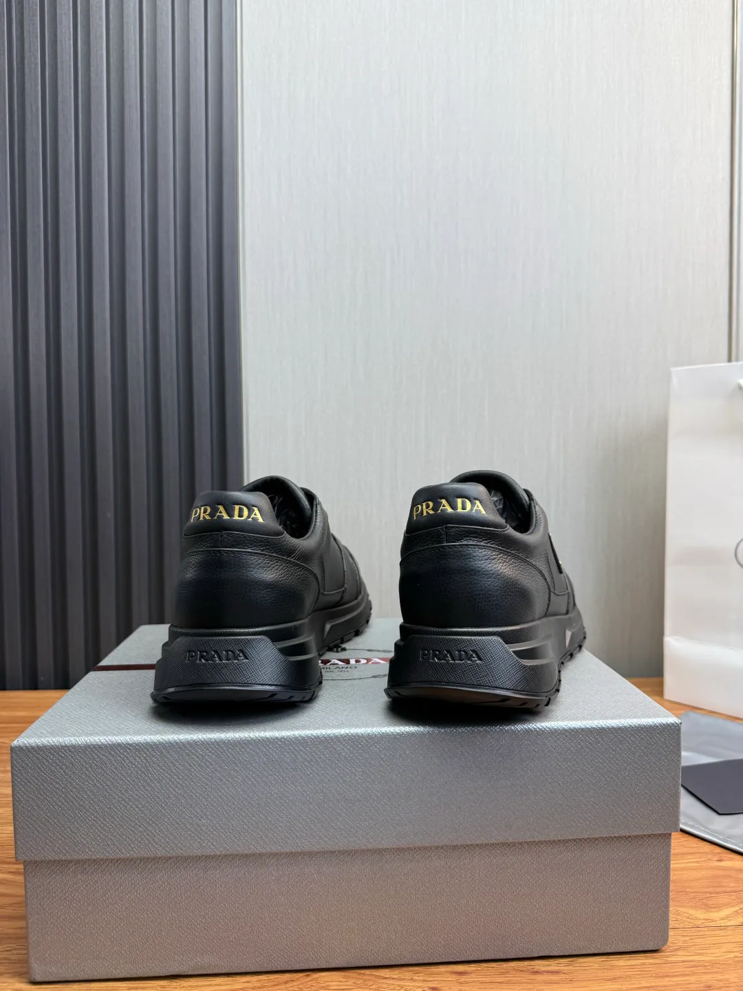 Men's Sneakers PRADA 18039813