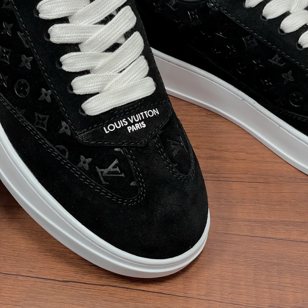 Men's Sneakers LOUIS VUITTON 17542455