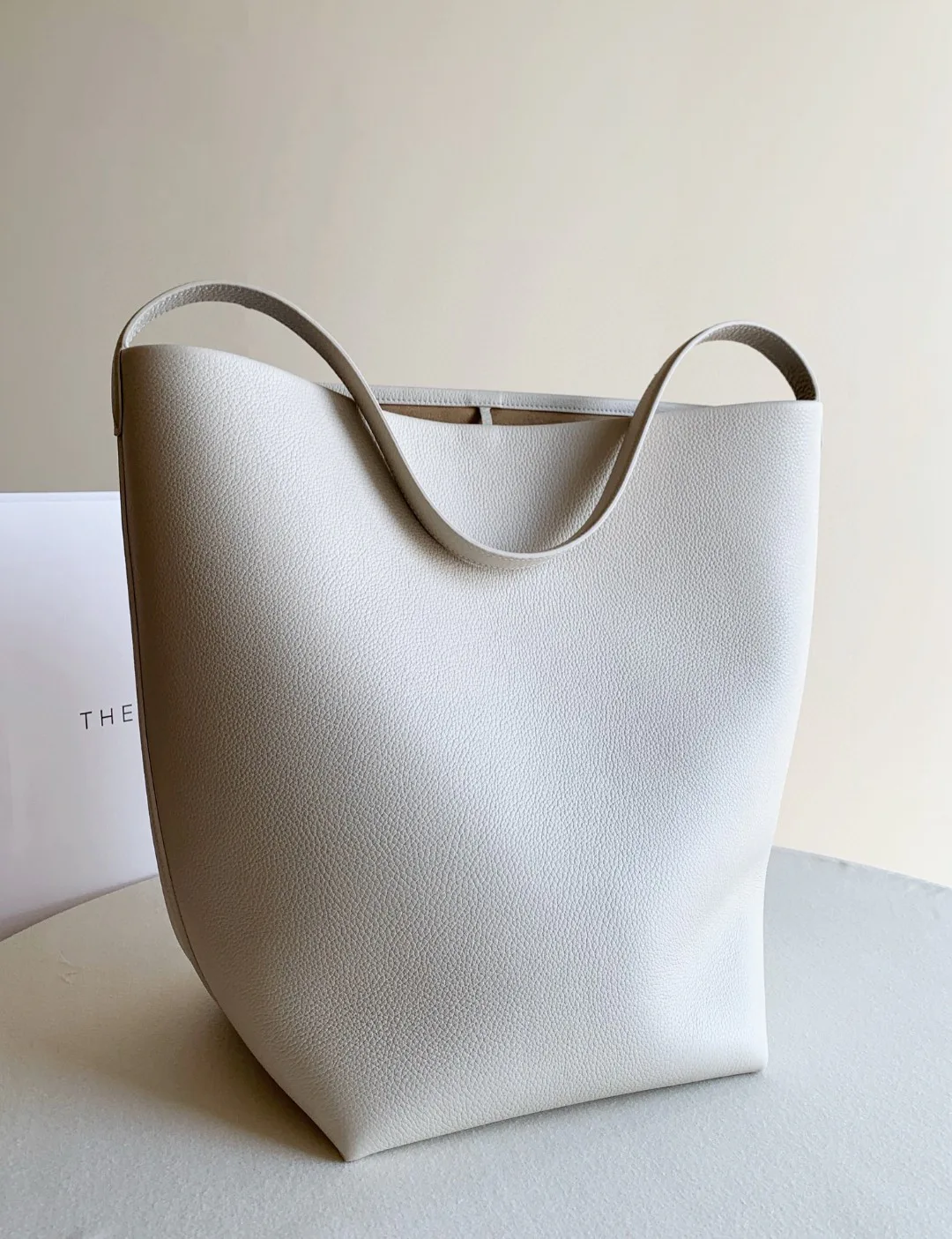Women's Classic Handbags THE ROW 18070661