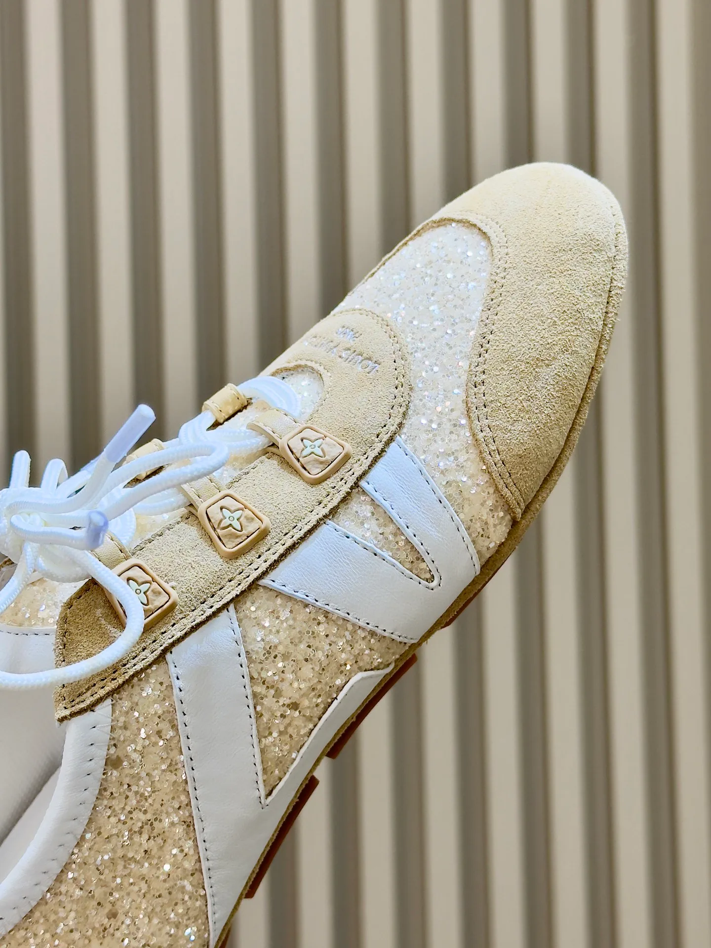 Women's Sneakers LOUIS VUITTON 17480201