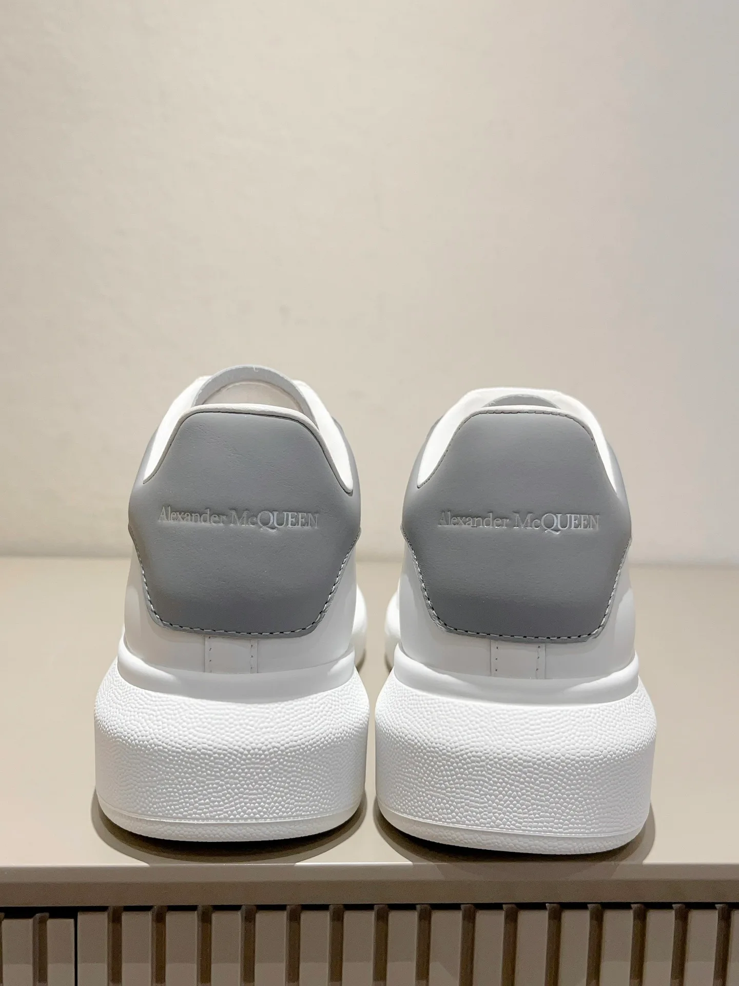 Women's Sneakers ALEXANDER MCQUEEN 18373666