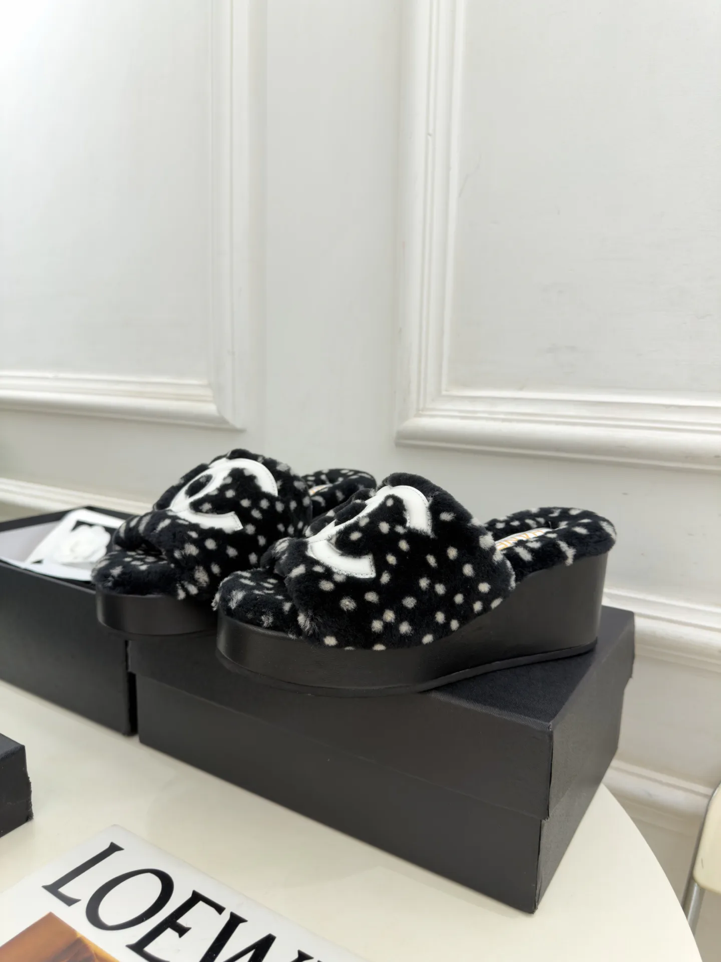 Women's Slippers CHANEL 18346891