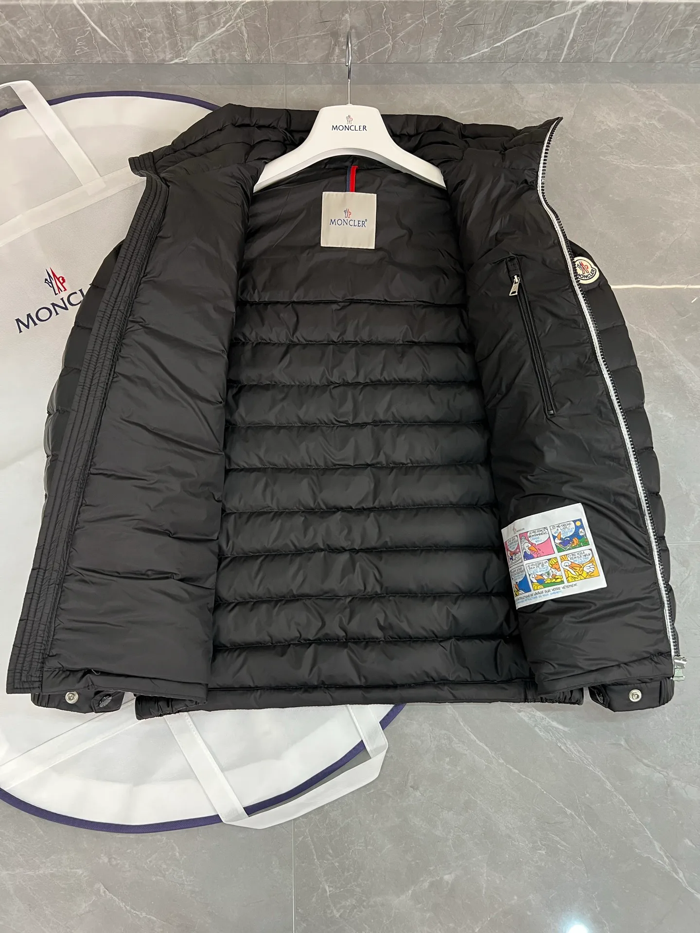 Куртки И Пуховики Мужские Moncler 18599888