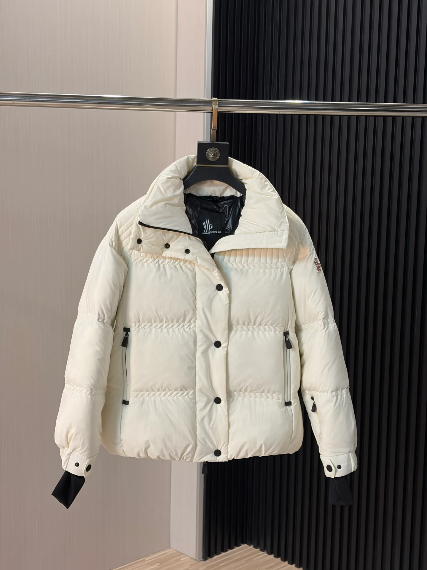 Куртки И Пуховики Мужские Moncler 18634500
