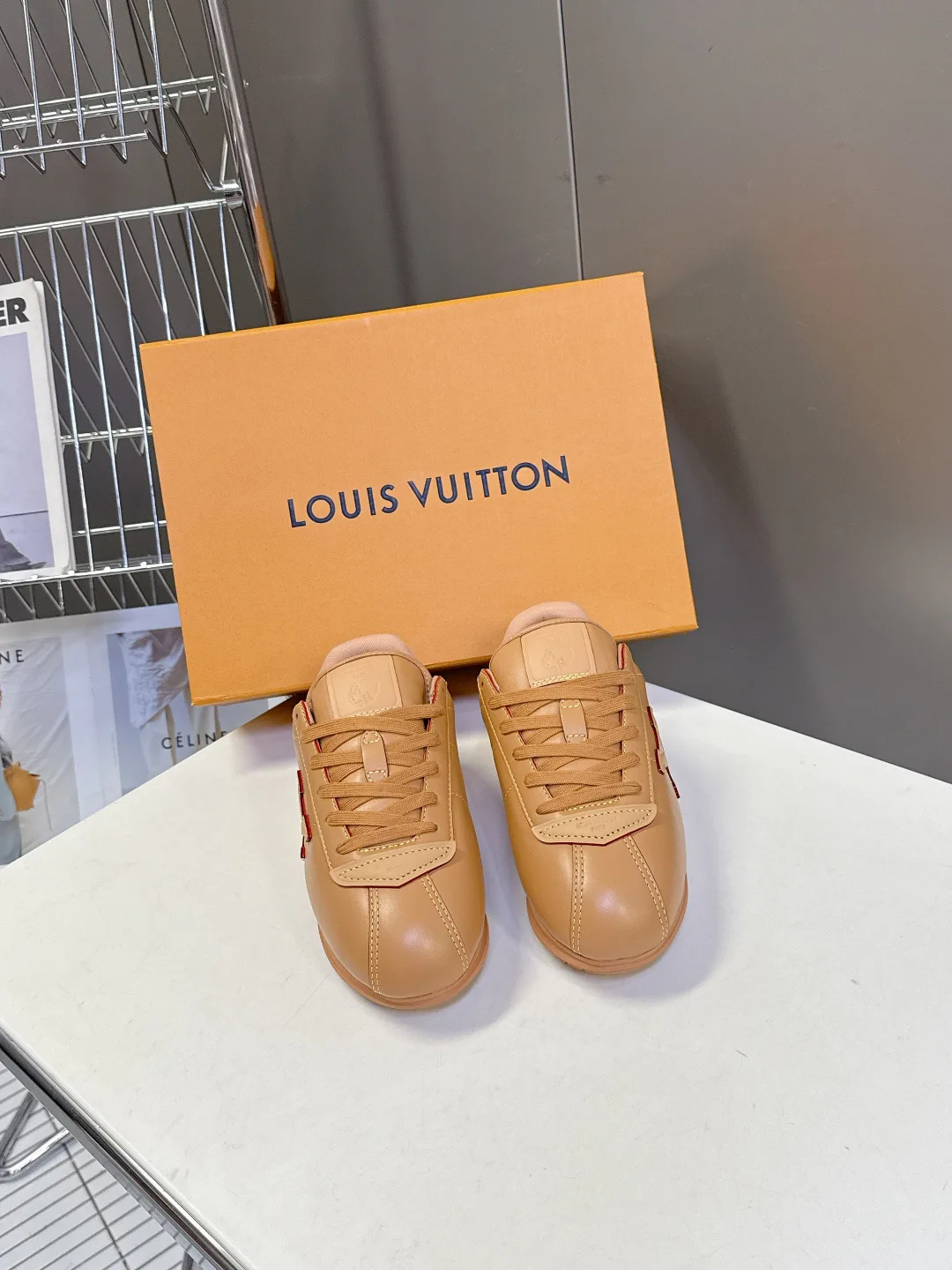 Women's Sneakers LOUIS VUITTON 18005435