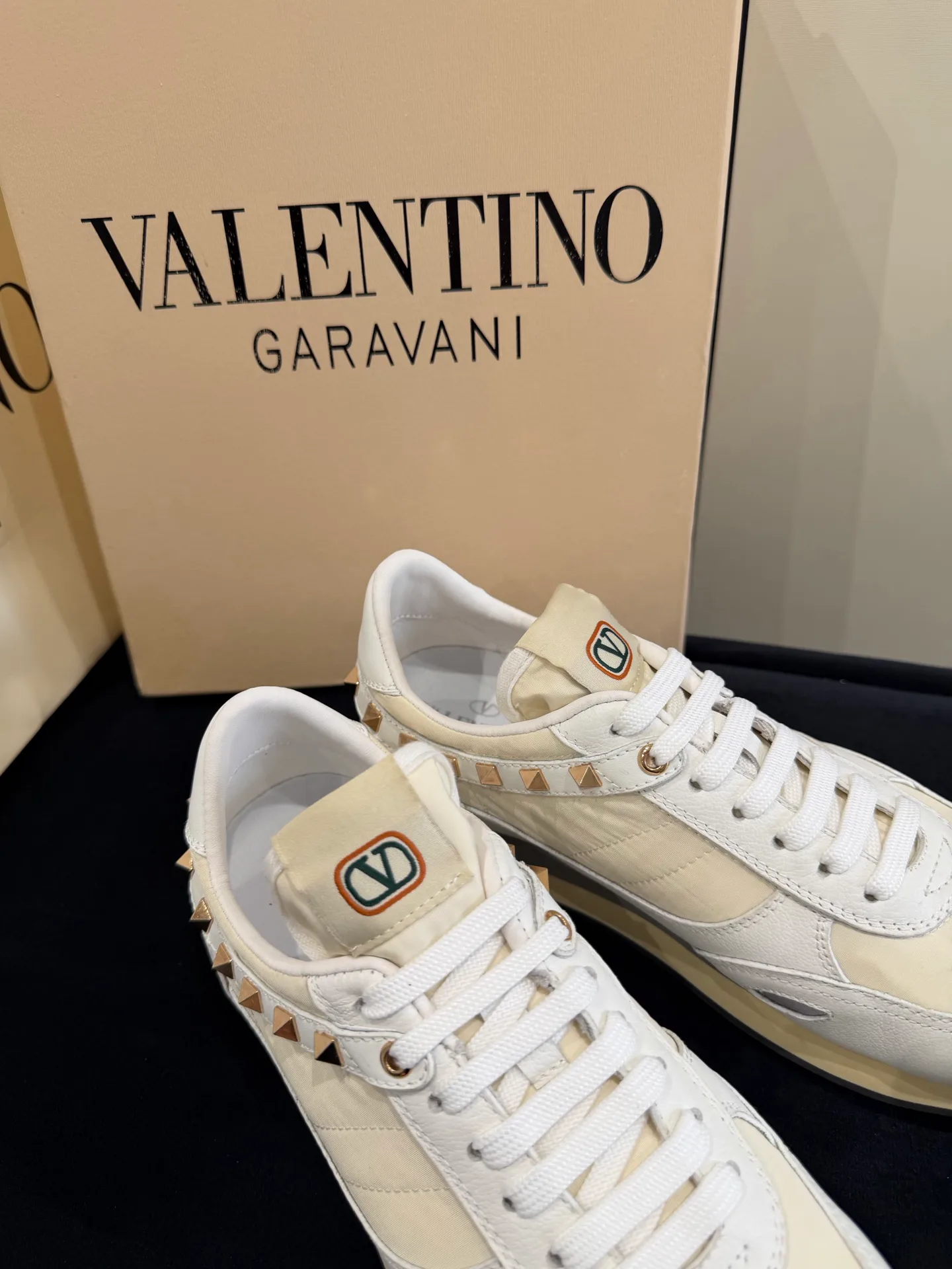 Women's Sneakers VALENTINO 18420825