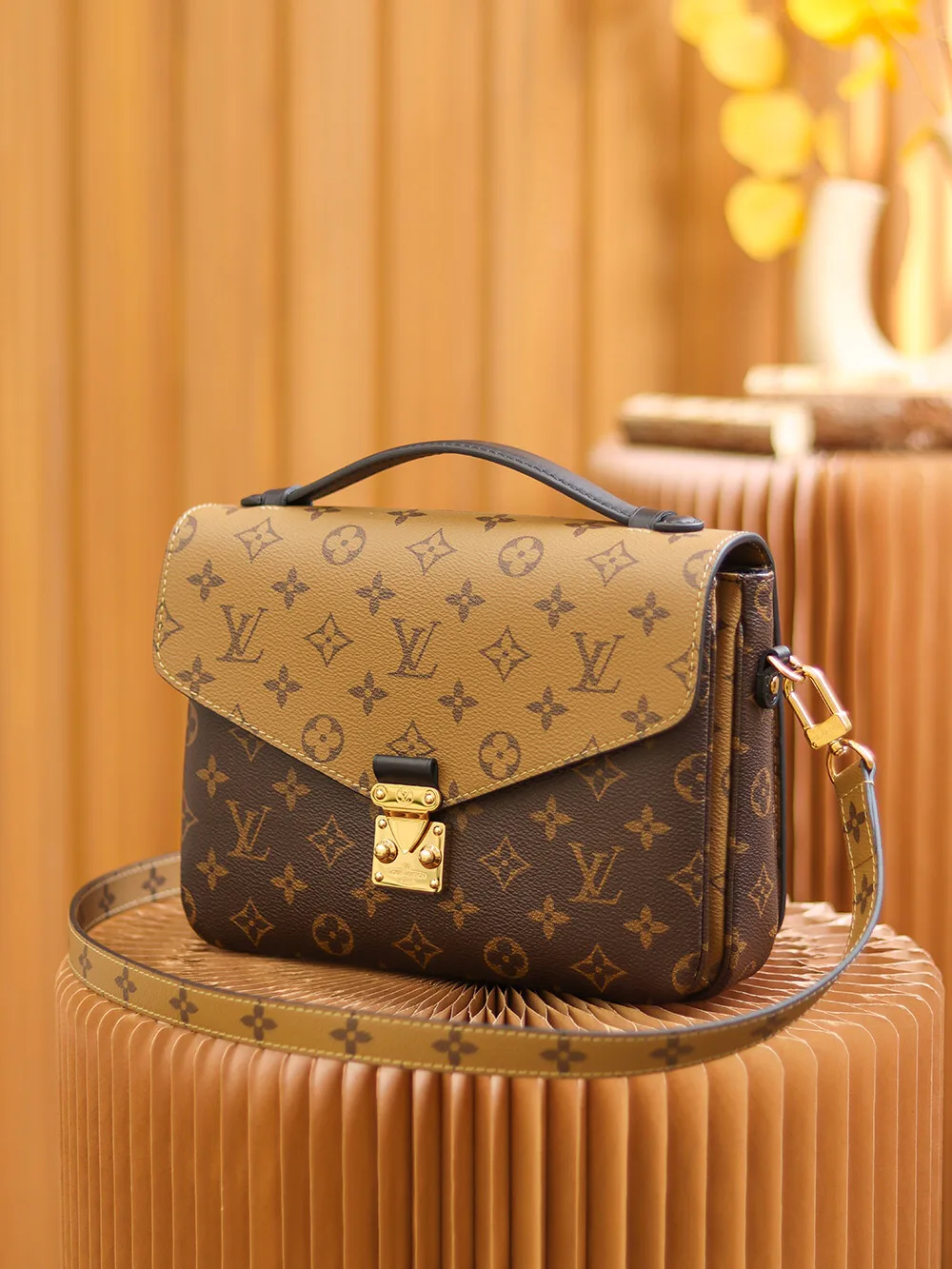 Women's Classic Handbags LOUIS VUITTON 17882290