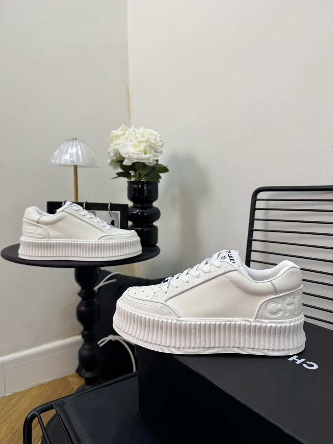 Women's Sneakers CHANEL 18025563
