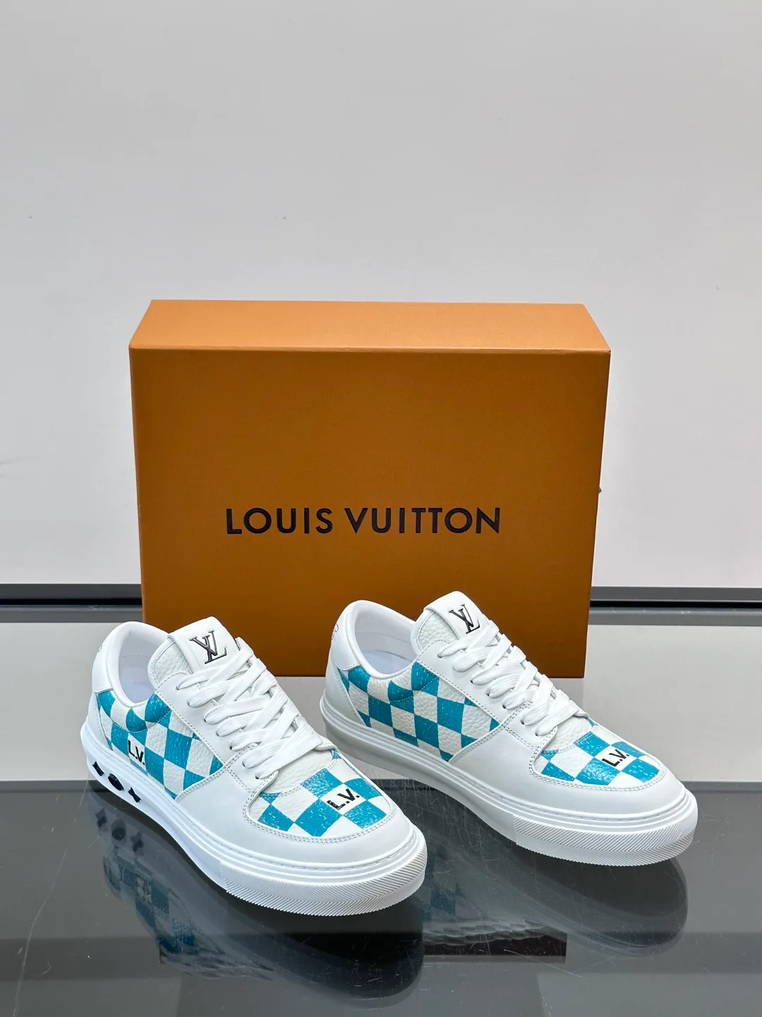 Men's Sneakers LOUIS VUITTON 17817672