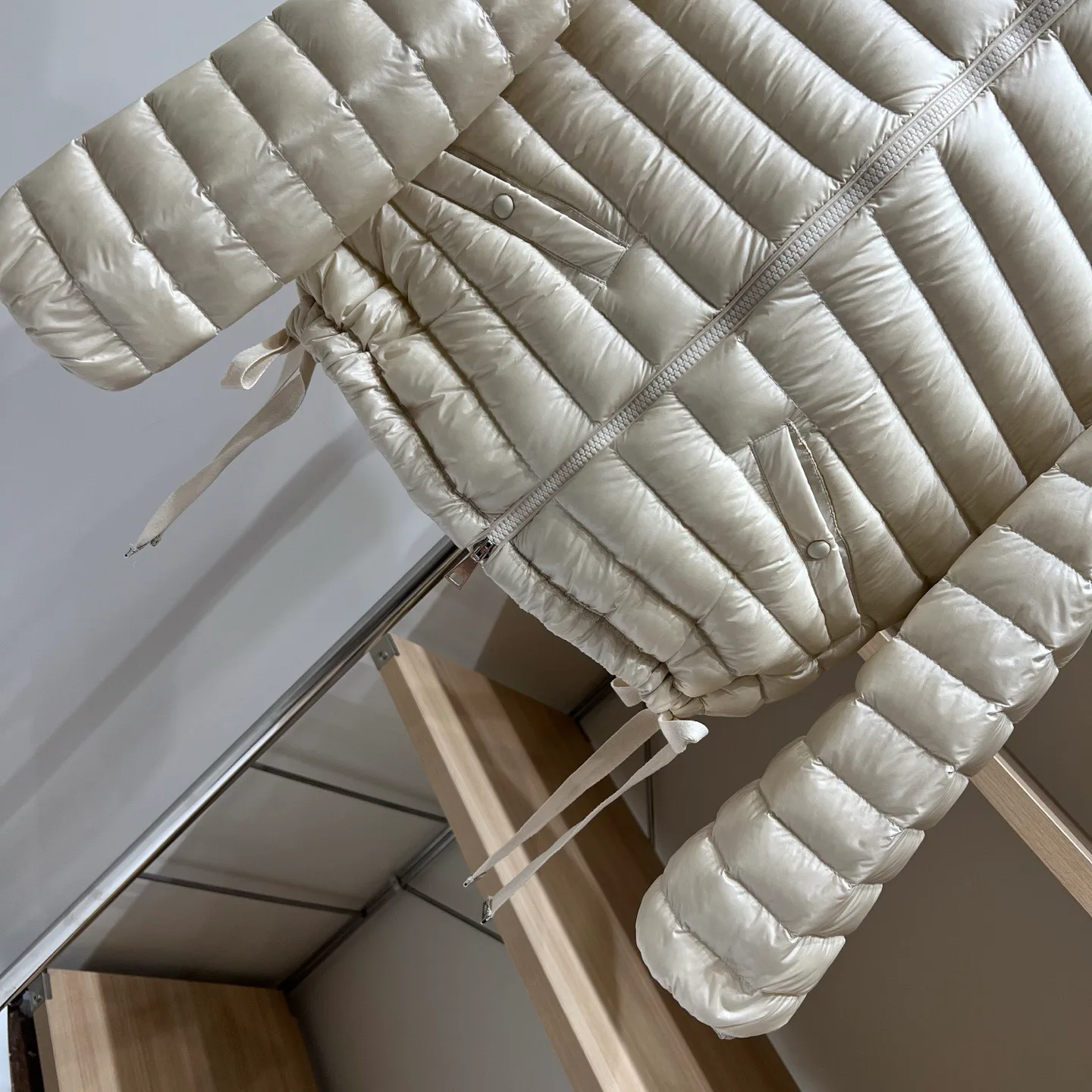 Women's Jackets And Down Jackets MONCLER 17812071